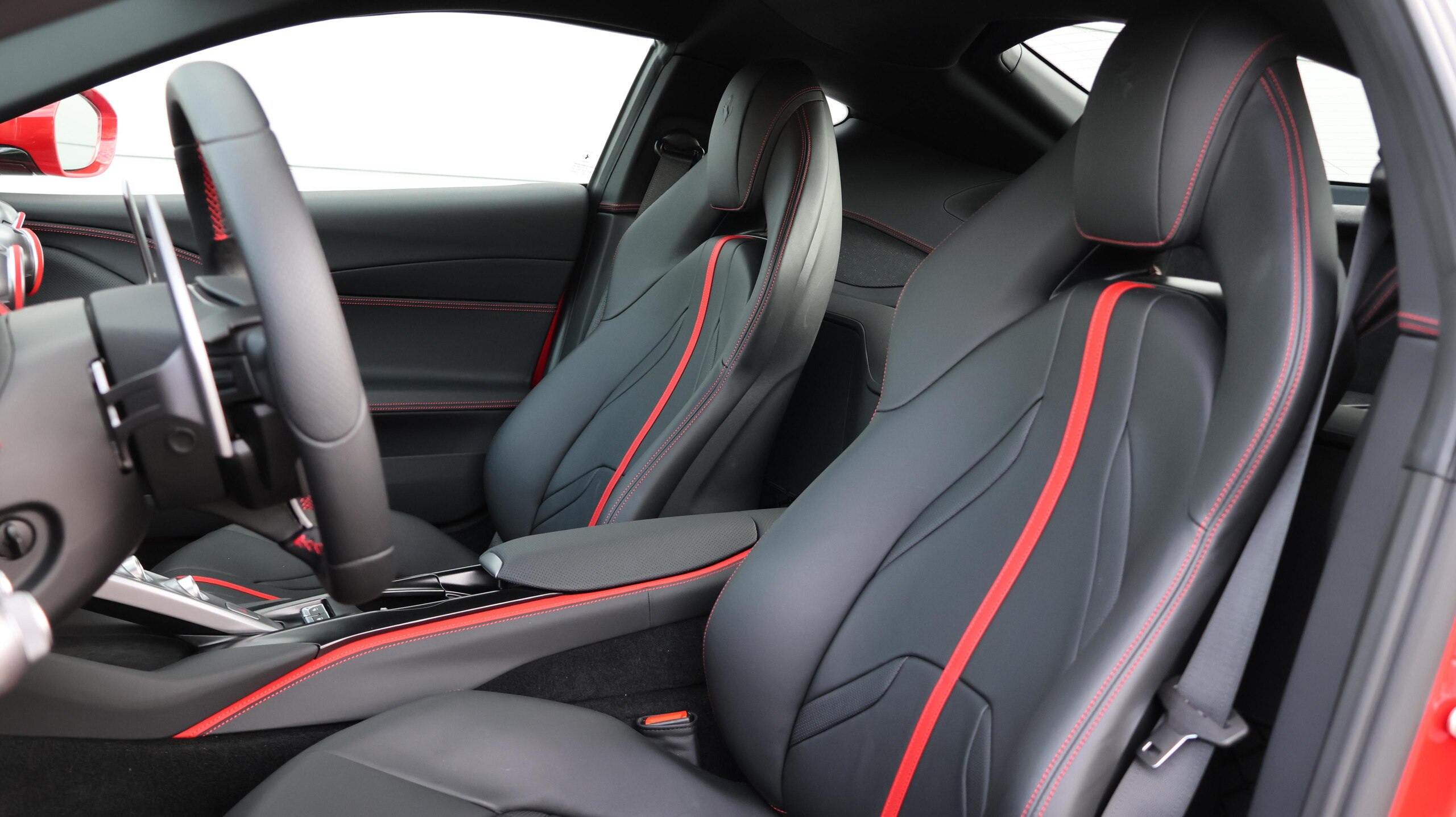 2020 Ferrari 812 Superfast — Photo 6 / 29