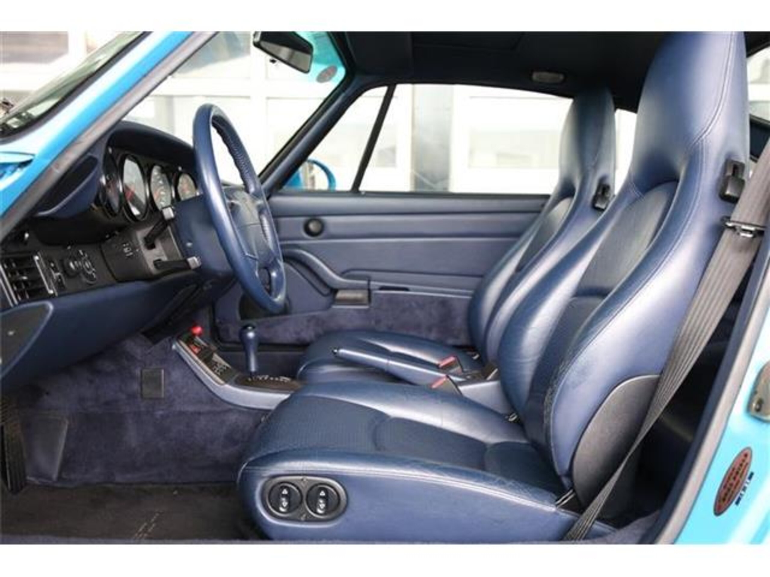 1995 Porsche 911 Carrera — Photo 6 / 13