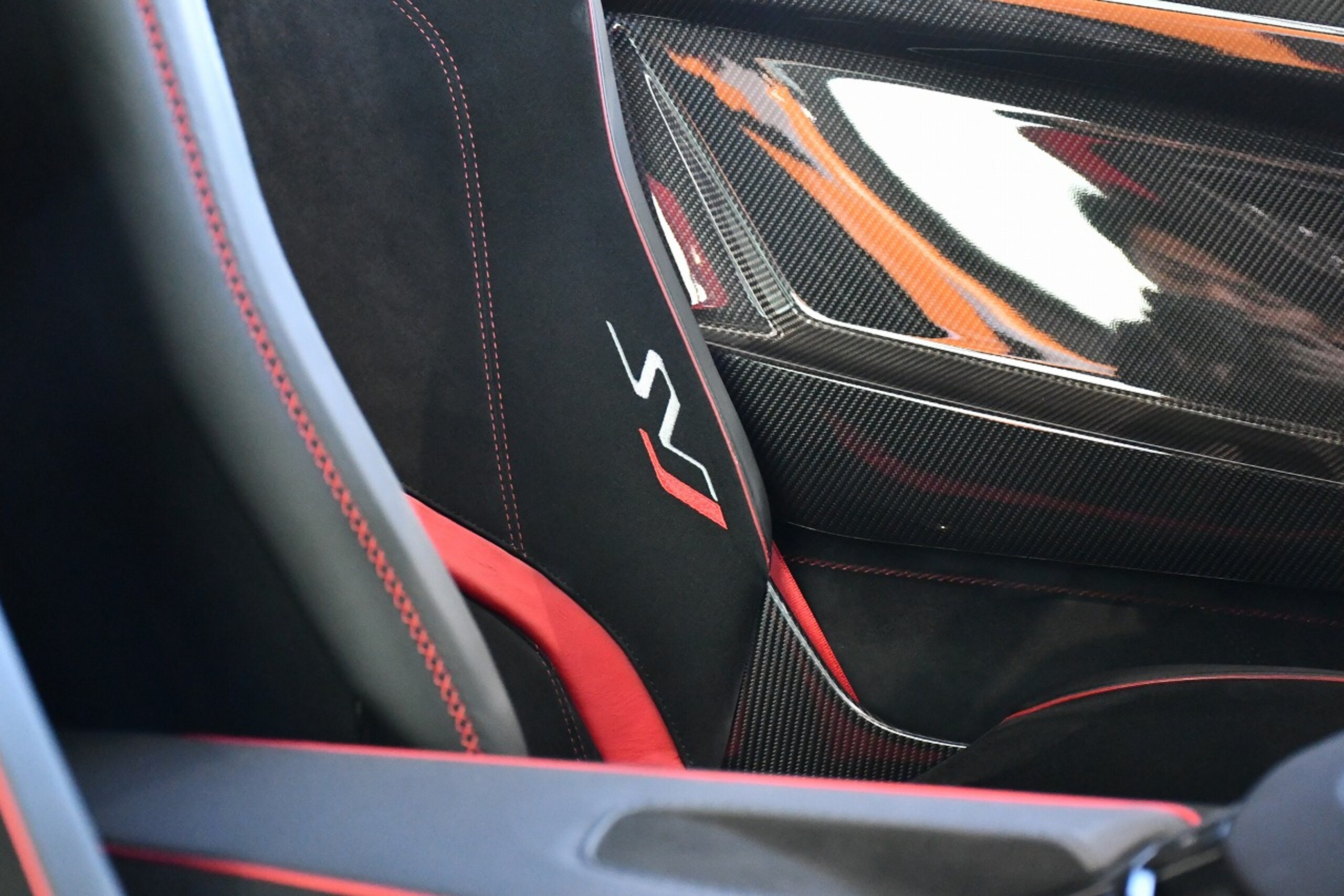 2019 Lamborghini Aventador SVJ — Photo 36 / 46