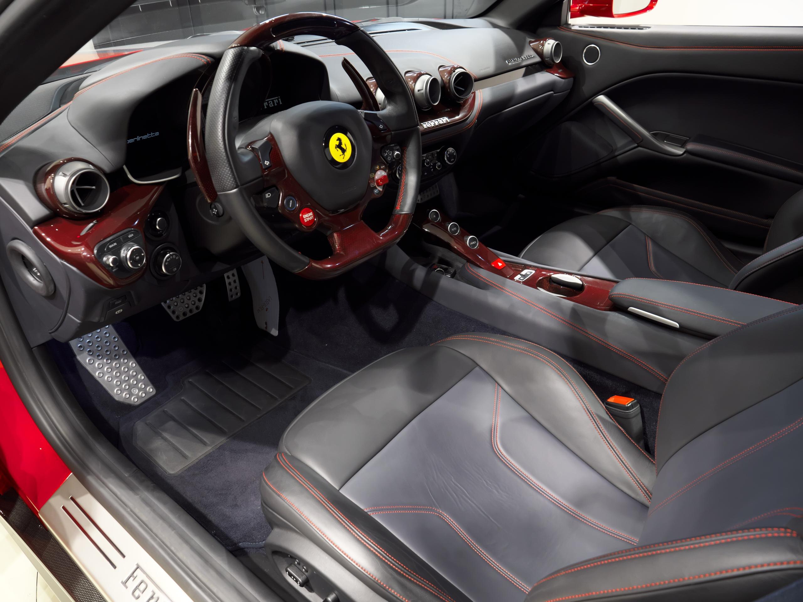 2014 Ferrari F12 Berlinetta — Photo 9 / 19
