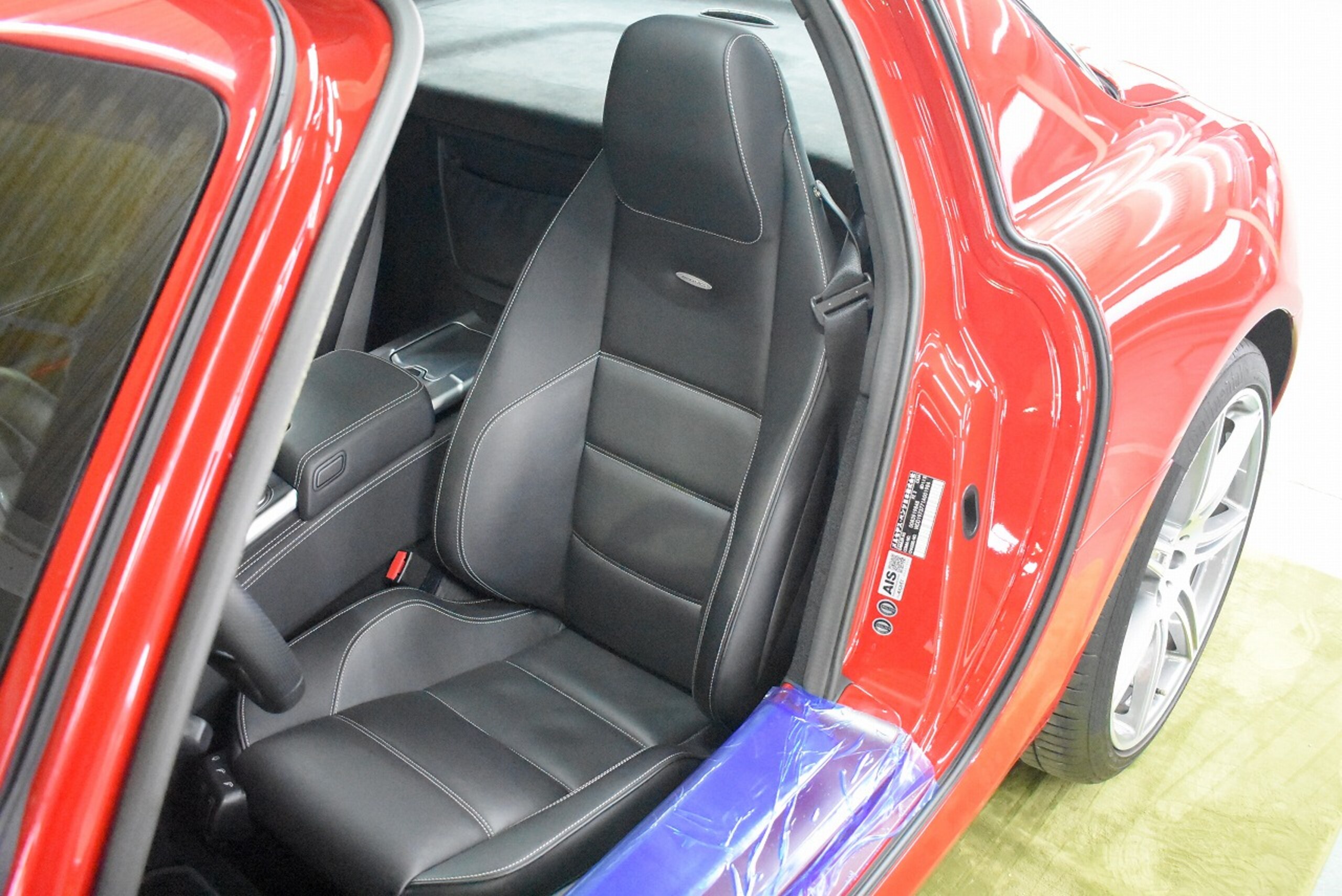 2010 Mercedes Benz SLS AMG — Photo 22 / 26
