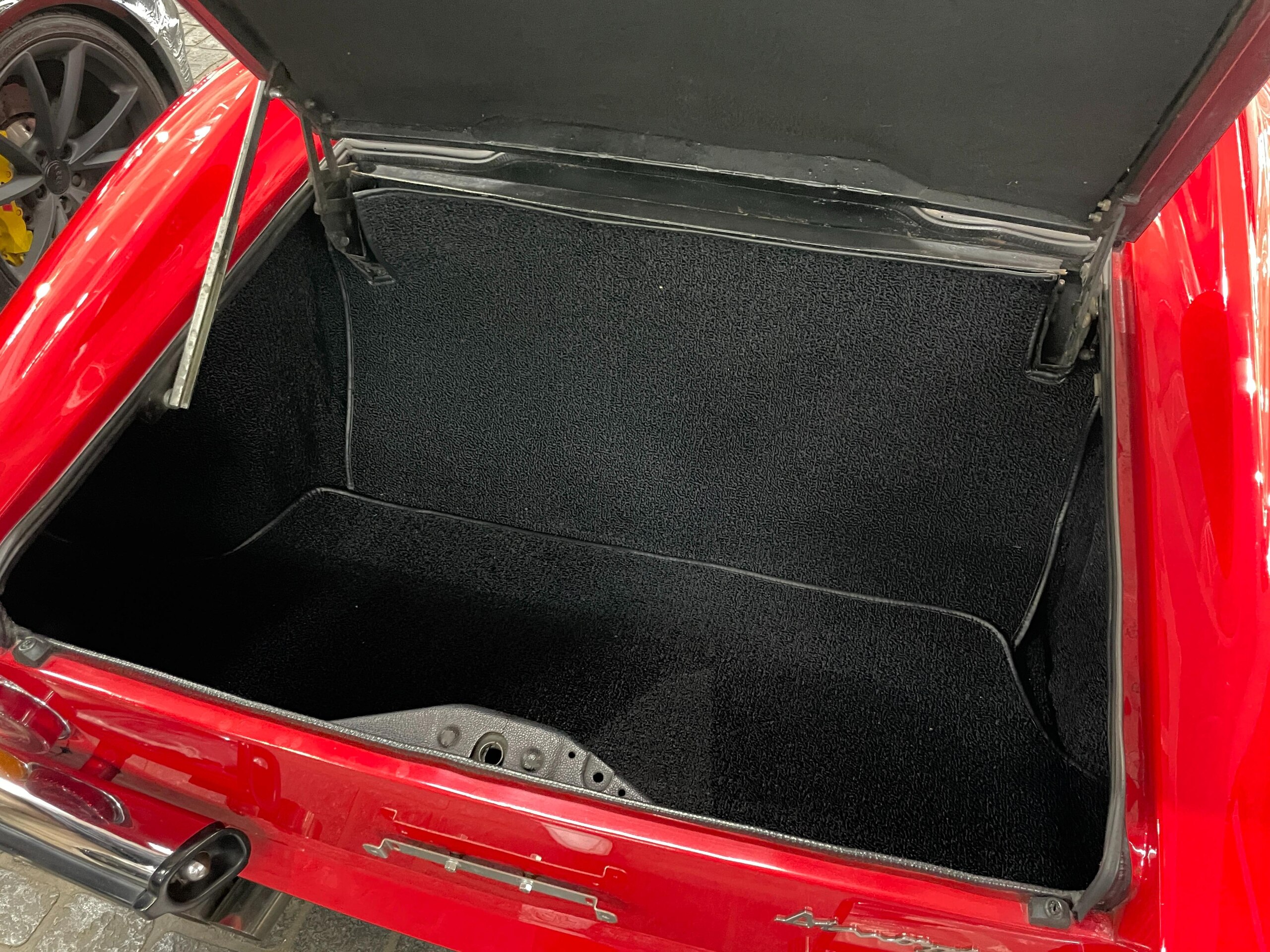 1972 Ferrari DINO 246GT — Photo 12 / 12