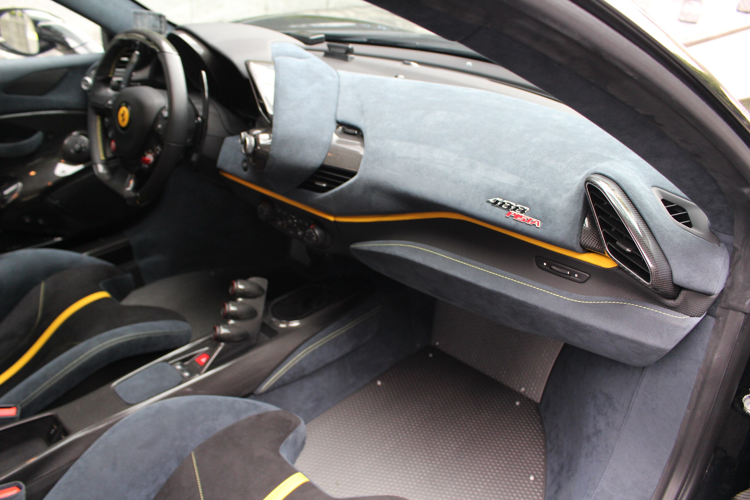 2019 Ferrari 488 Pista — Photo 14 / 15