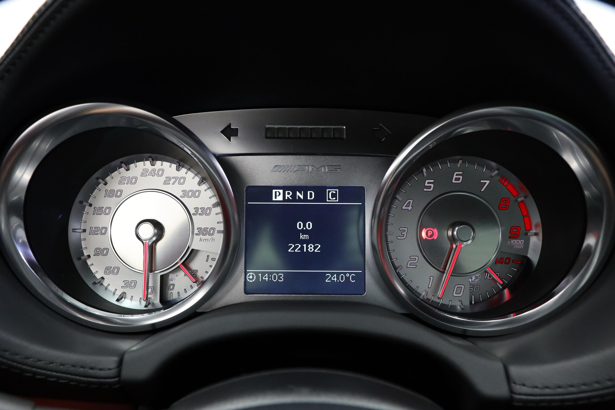 2010 Mercedes Benz SLS AMG — Photo 13 / 21