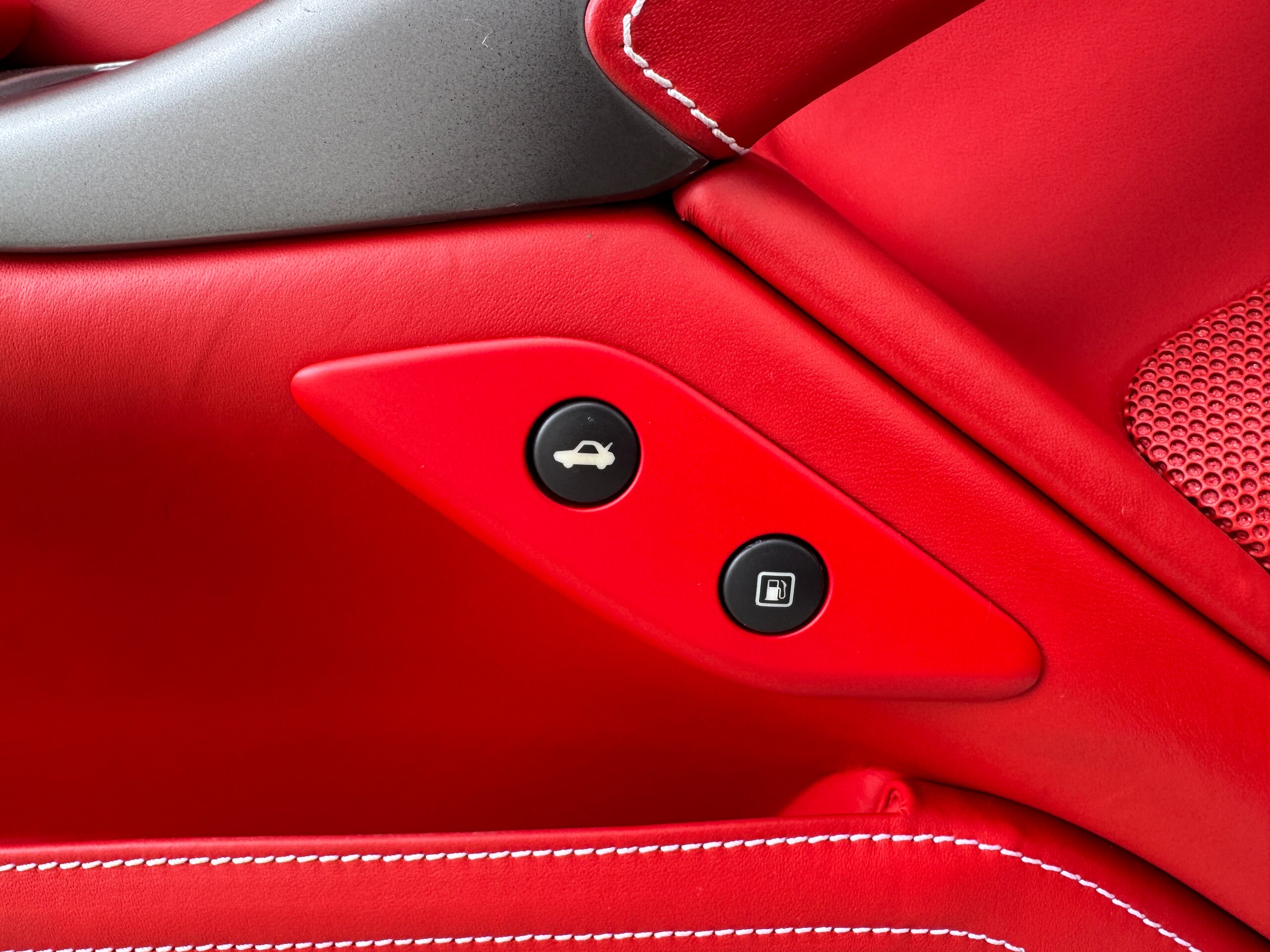 2014 Ferrari F12 Berlinetta — Photo 19 / 54