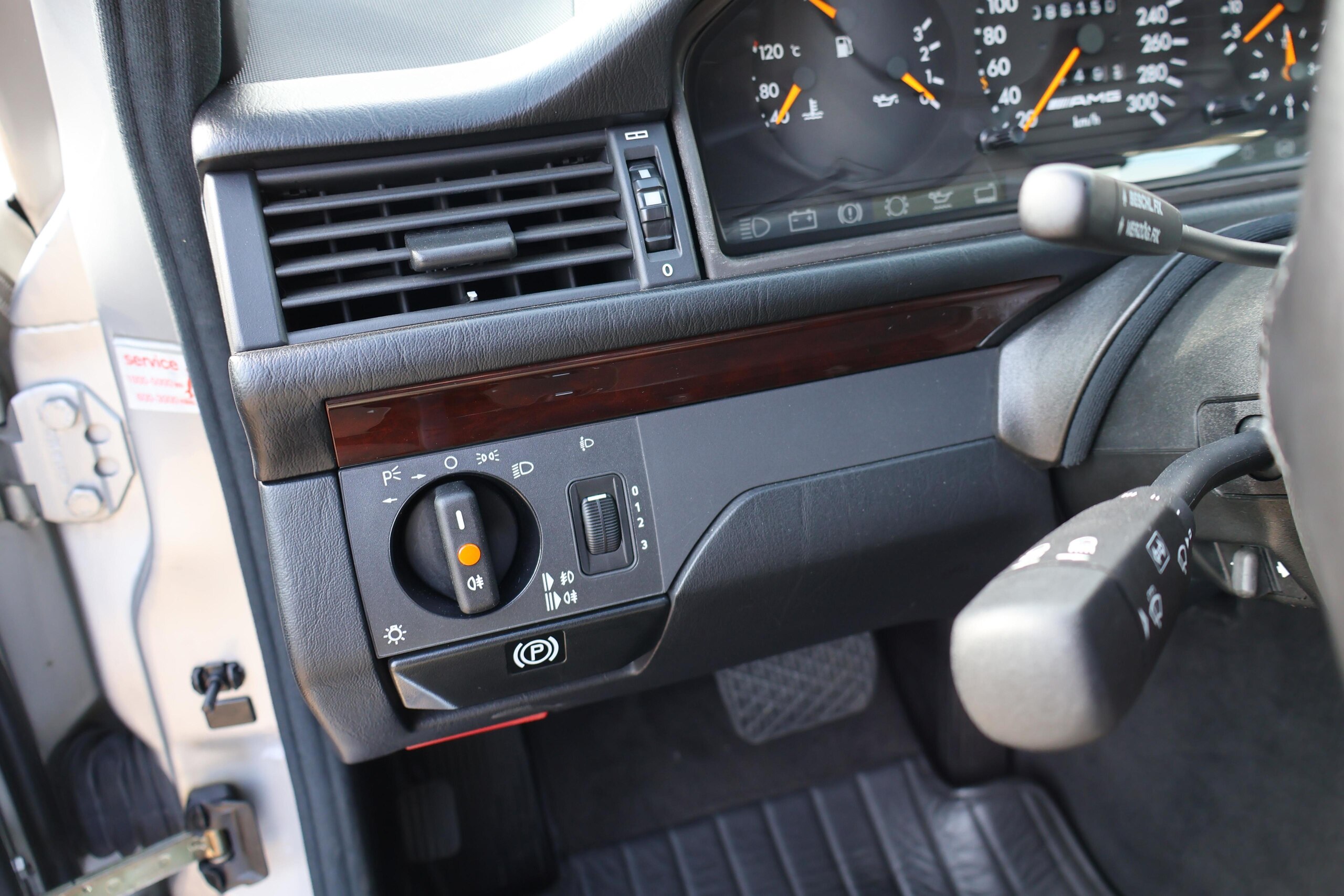1995 Mercedes Benz E60 AMG — Photo 12 / 20