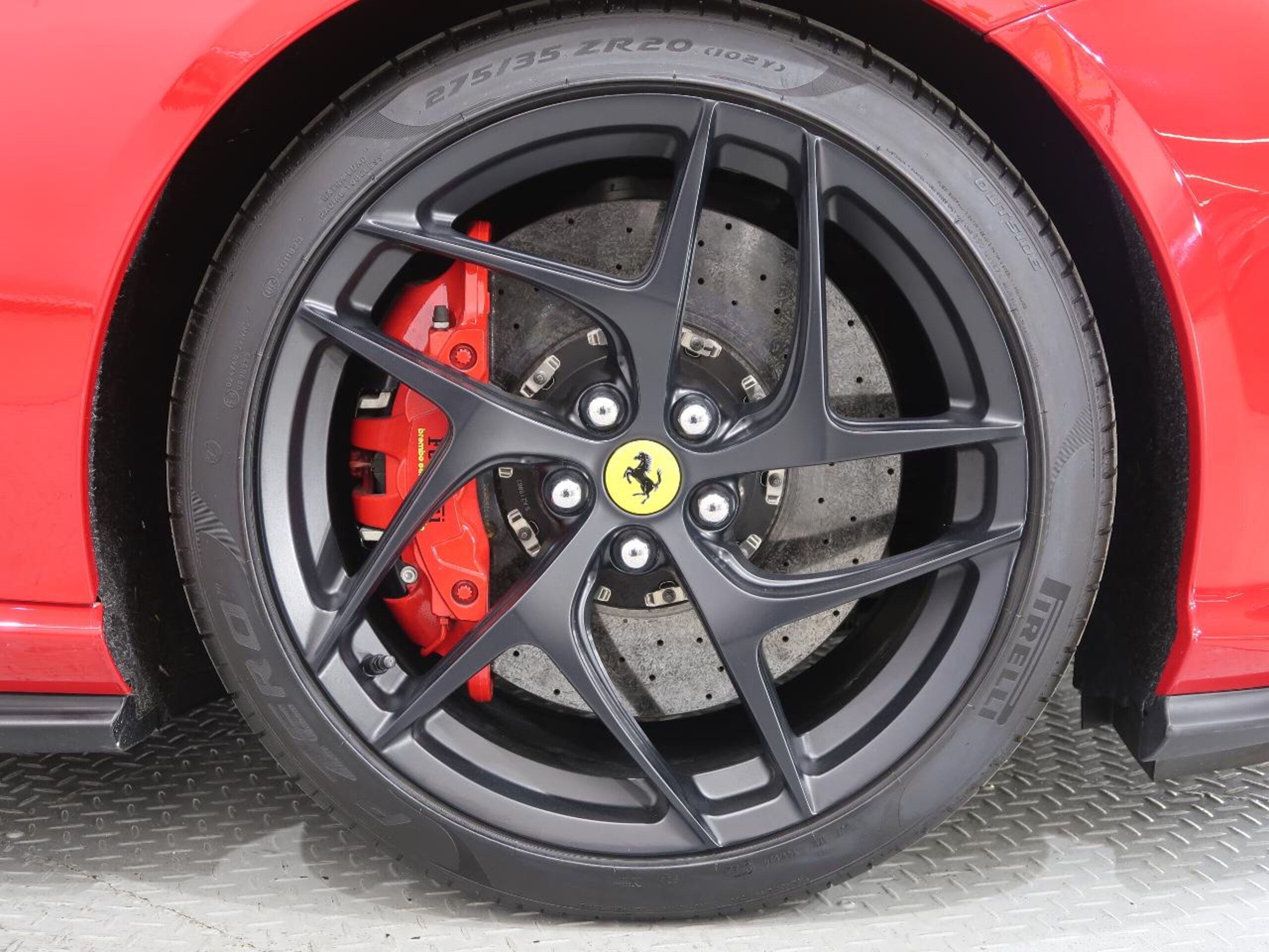 2018 Ferrari 812 Superfast — Photo 48 / 51