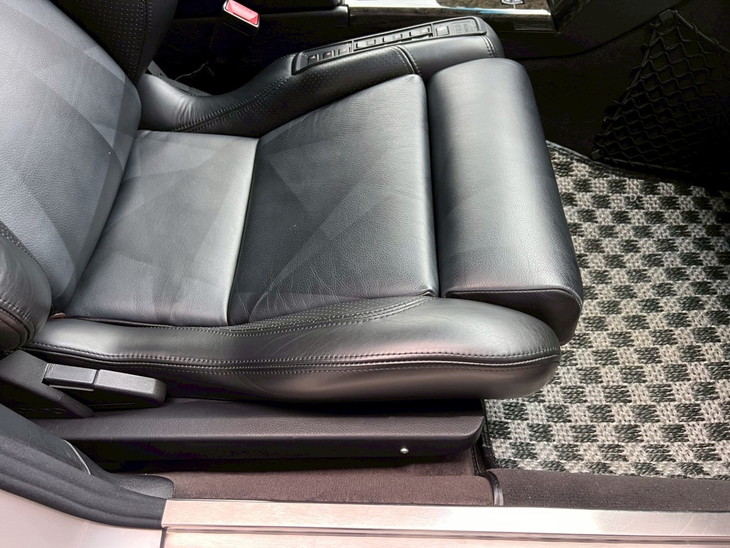 1995 Mercedes Benz E60 AMG — Photo 64 / 74