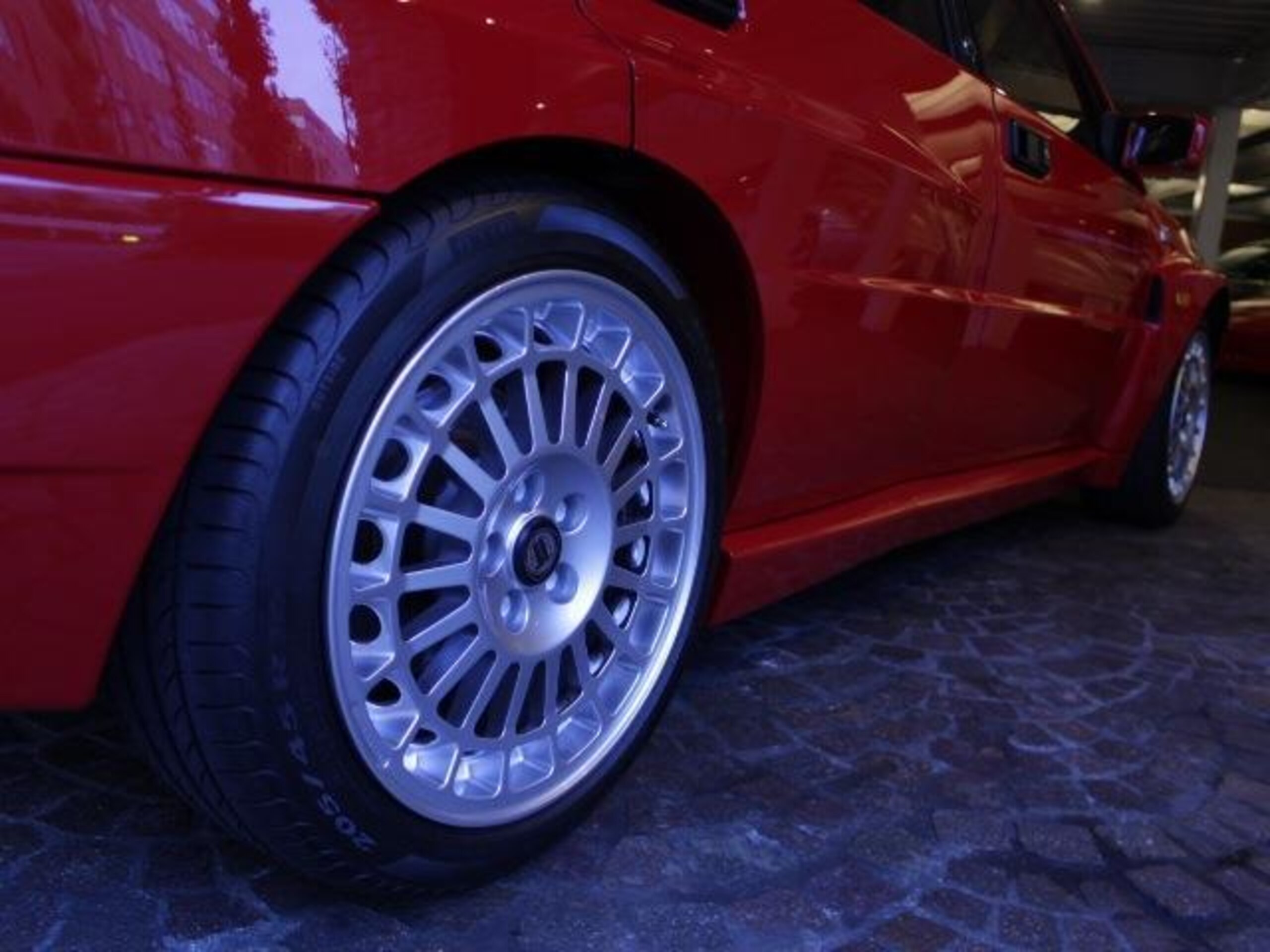 1993 Lancia Delta HF Integrale Evoluzione — Photo 12 / 14