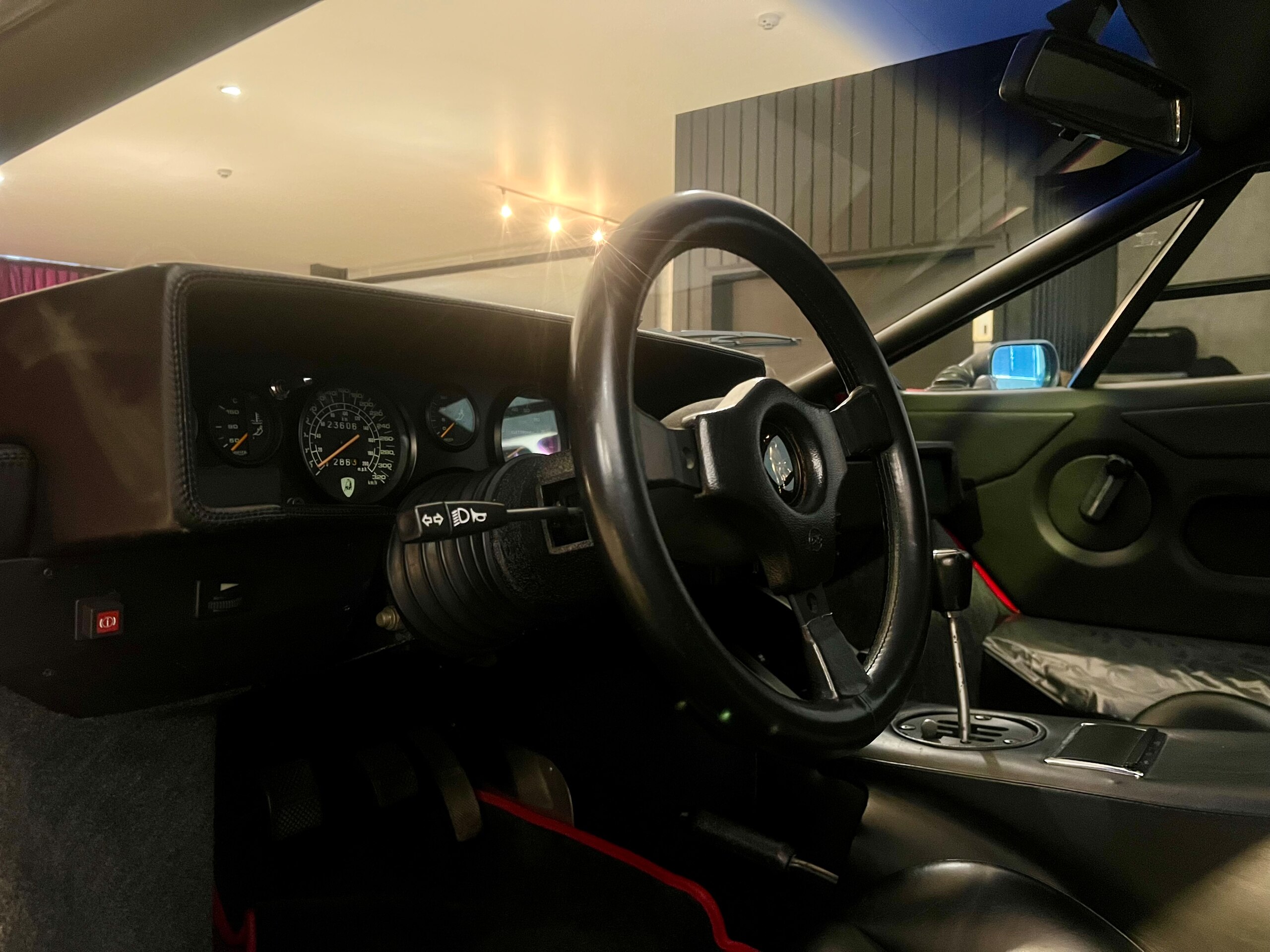 1985 Lamborghini Countach LP5000 Quattrovalvole — Photo 14 / 21