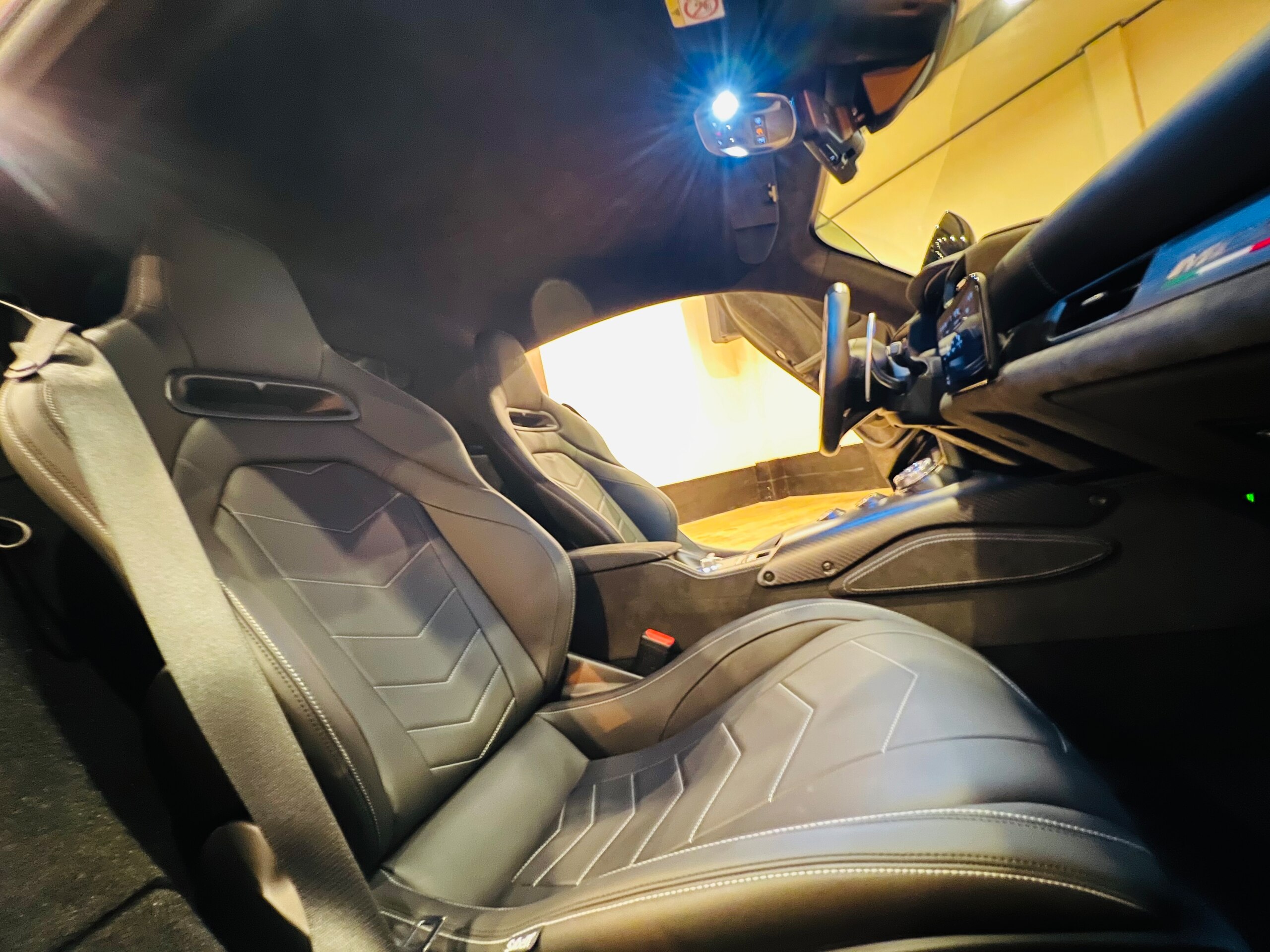 2022 Maserati MC20 — Photo 15 / 21