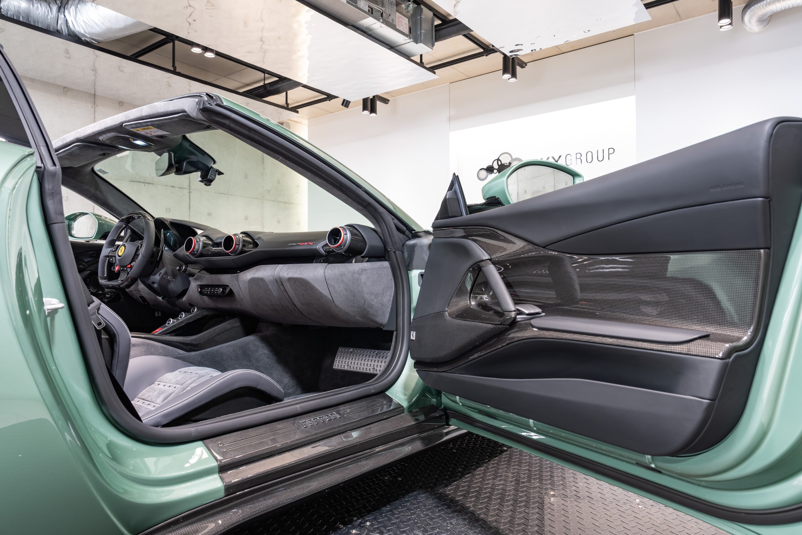 2021 Ferrari 812GTS — Photo 12 / 25