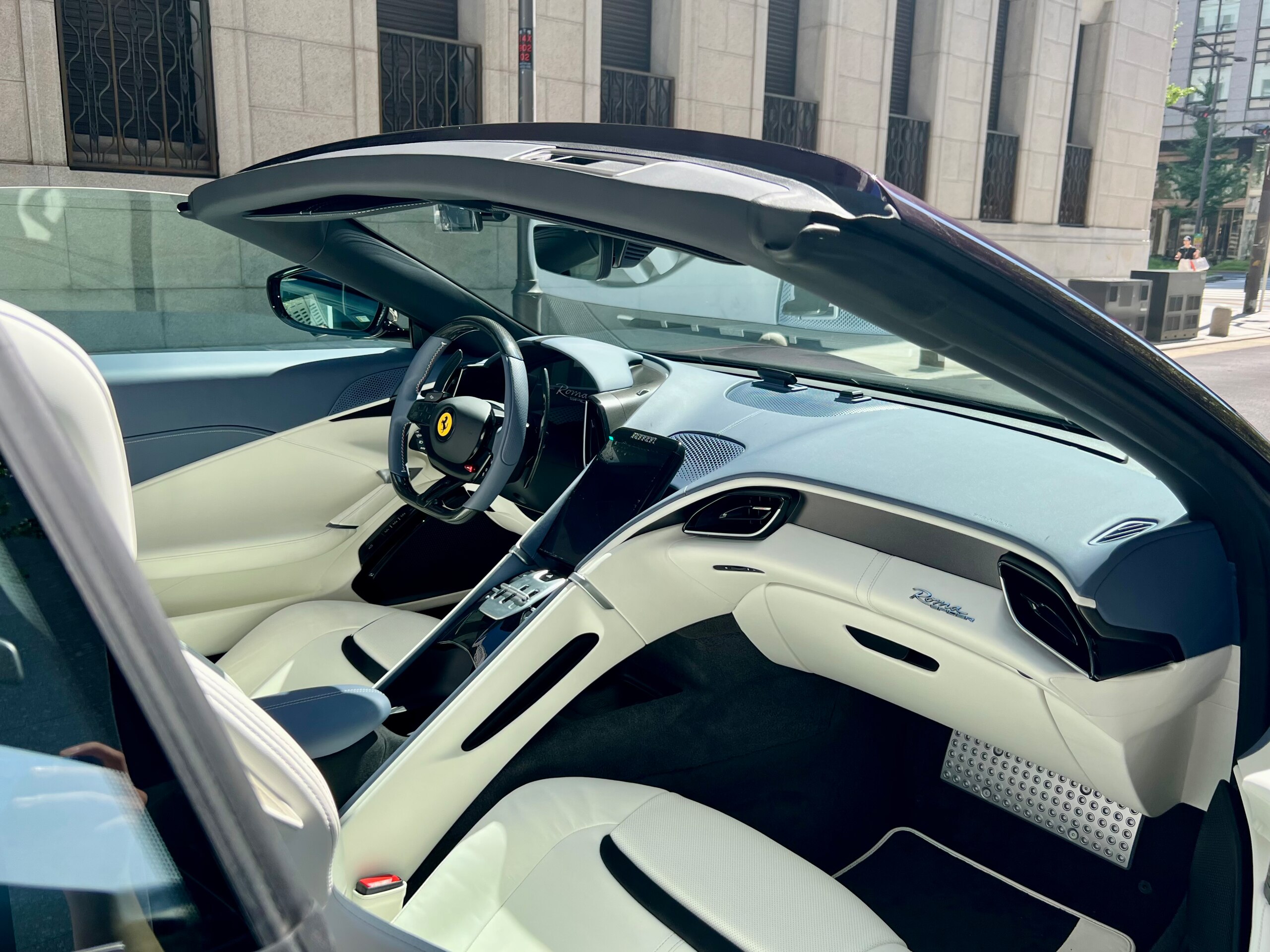 2024 Ferrari Roma Spider — Photo 8 / 44