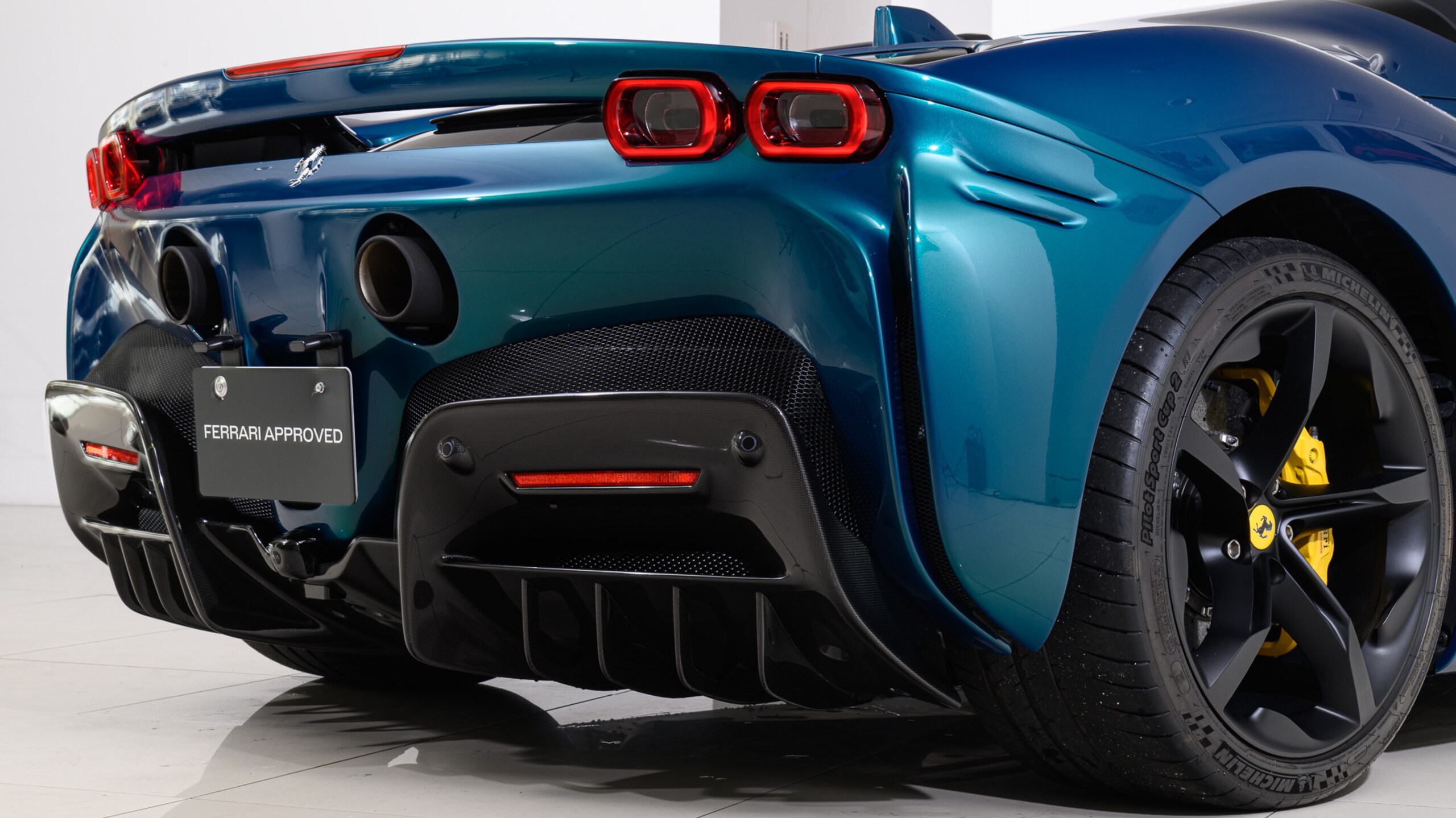 2023 Ferrari SF90 Spider Tailor Made — Photo 13 / 26