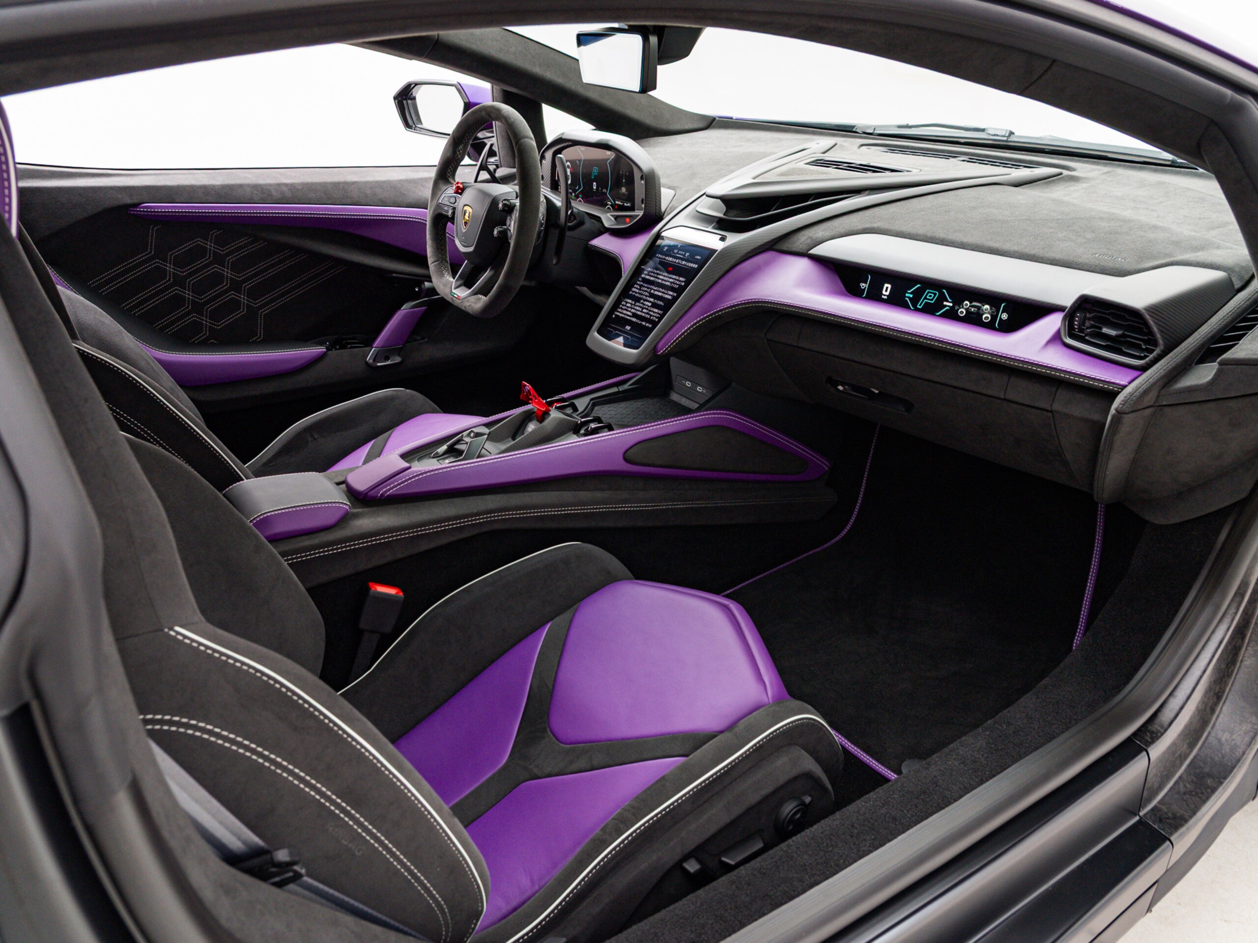 2024 Lamborghini Revuelto — Photo 16 / 23