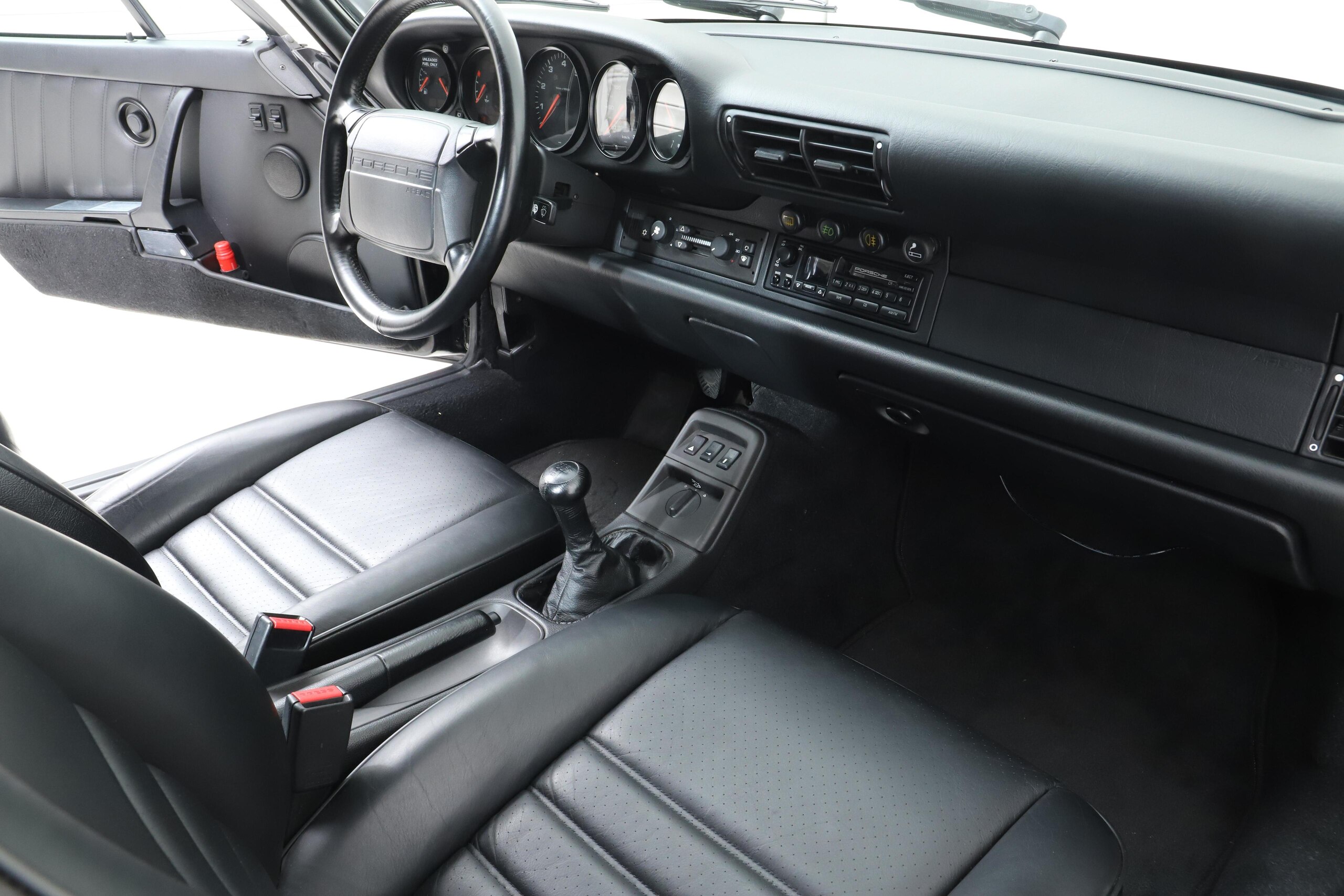 1992 Porsche 911 Carrera 2 — Photo 11 / 17