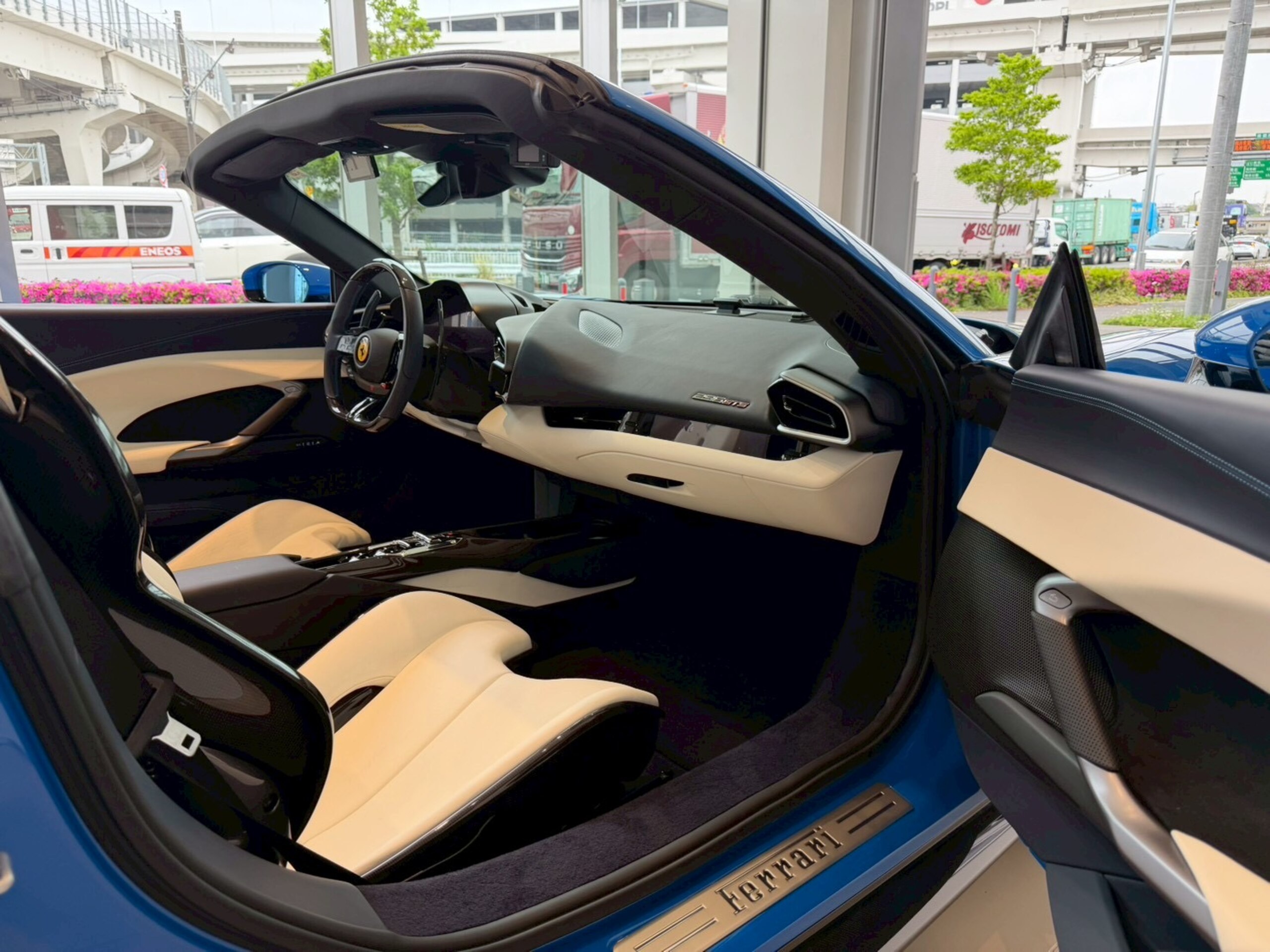 2025 Ferrari 296GTS — Photo 11 / 16