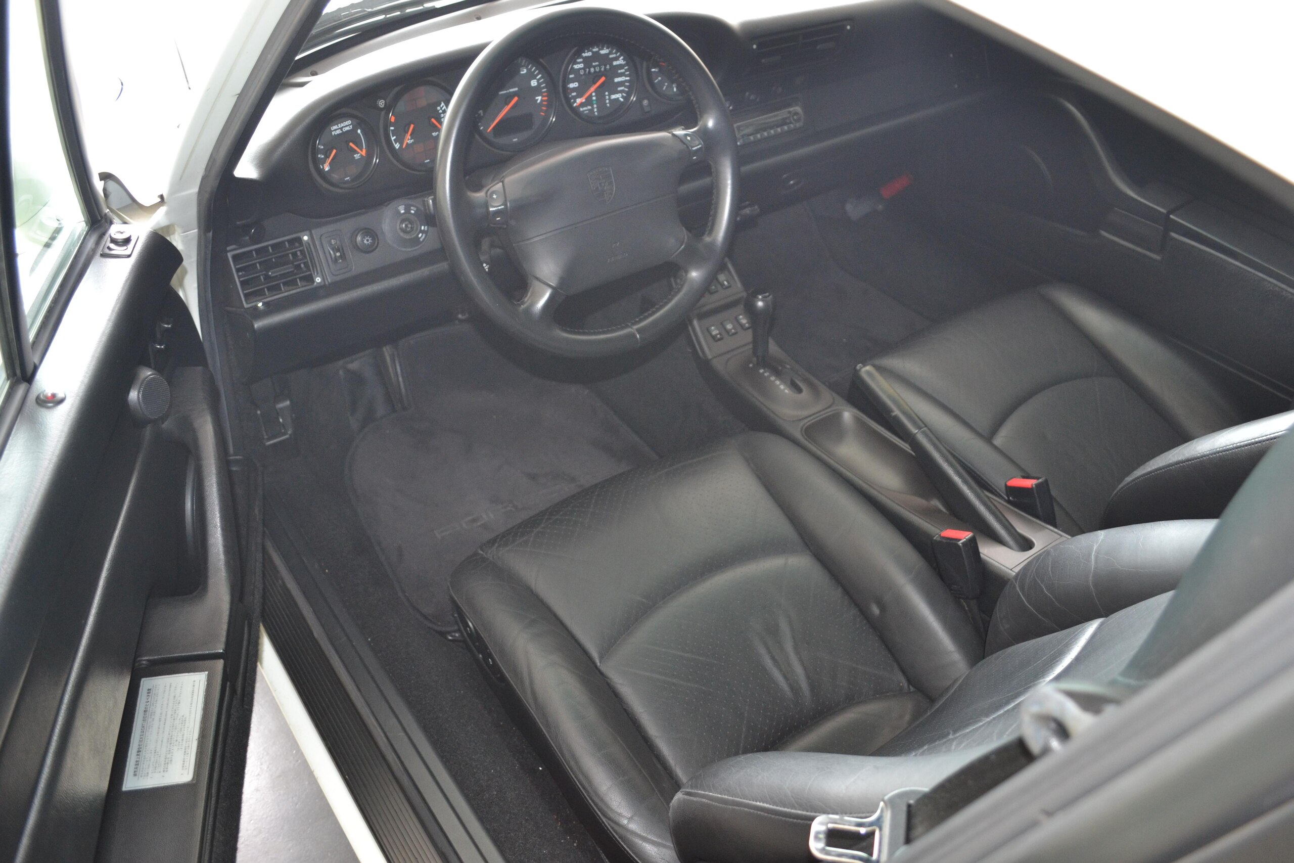 1995 Porsche 911 Carrera 2 — Photo 12 / 24