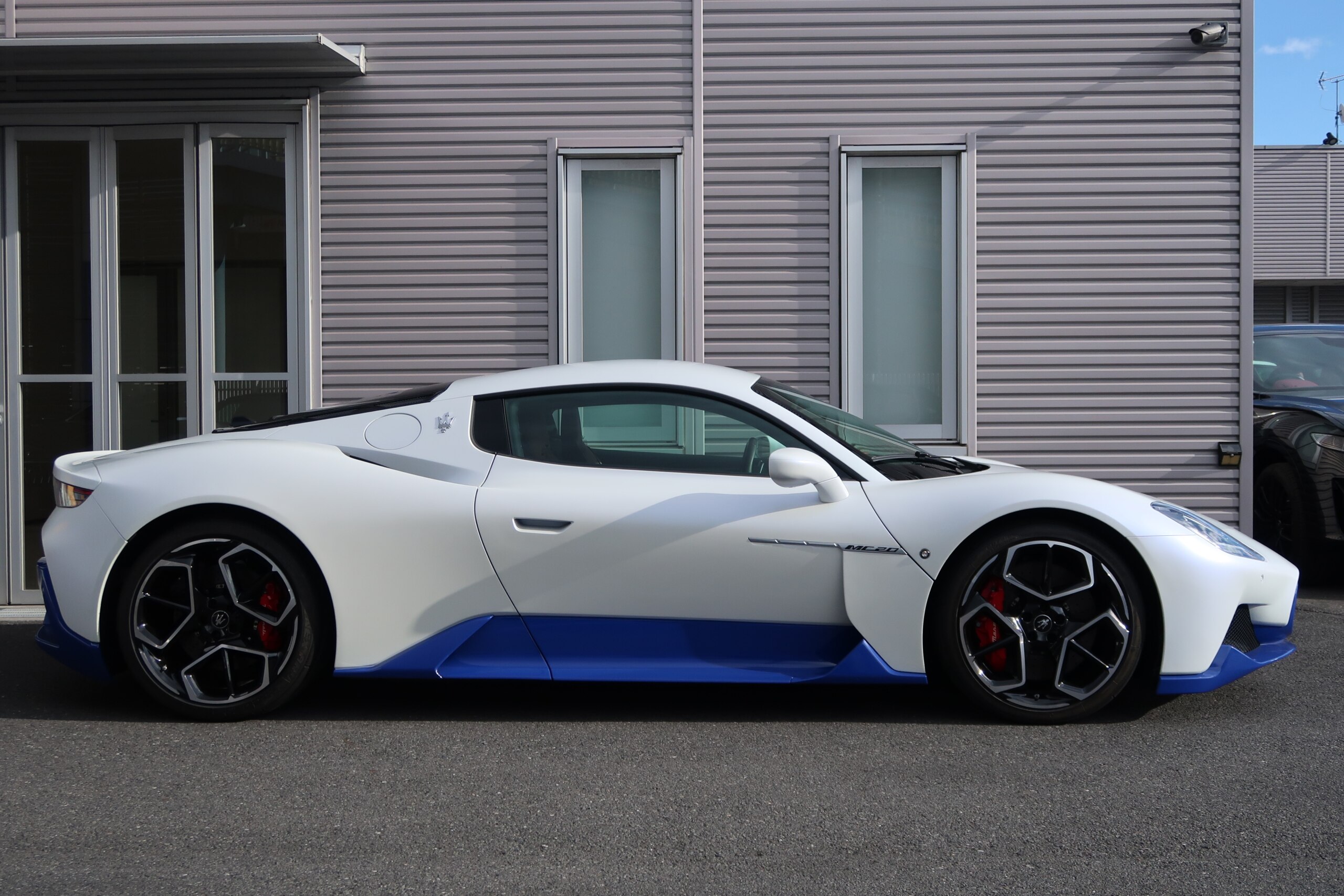 2022 Maserati MC20 — Photo 6 / 28
