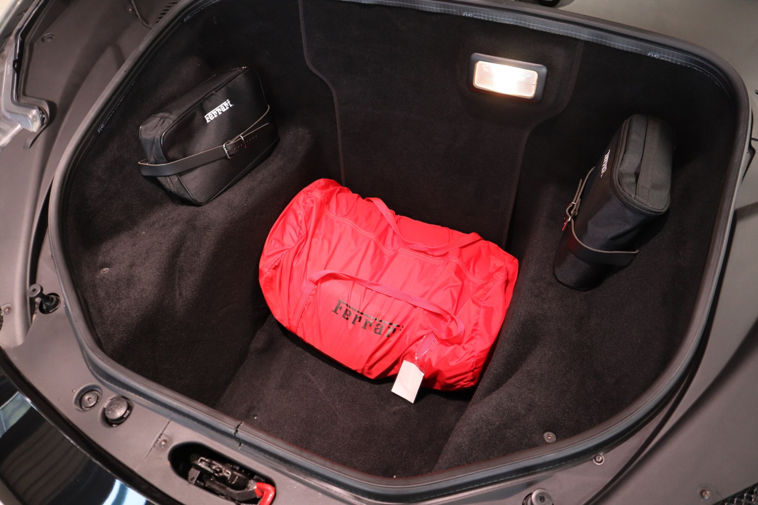 2012 Ferrari 458 Italia F1 DCT — Photo 18 / 18