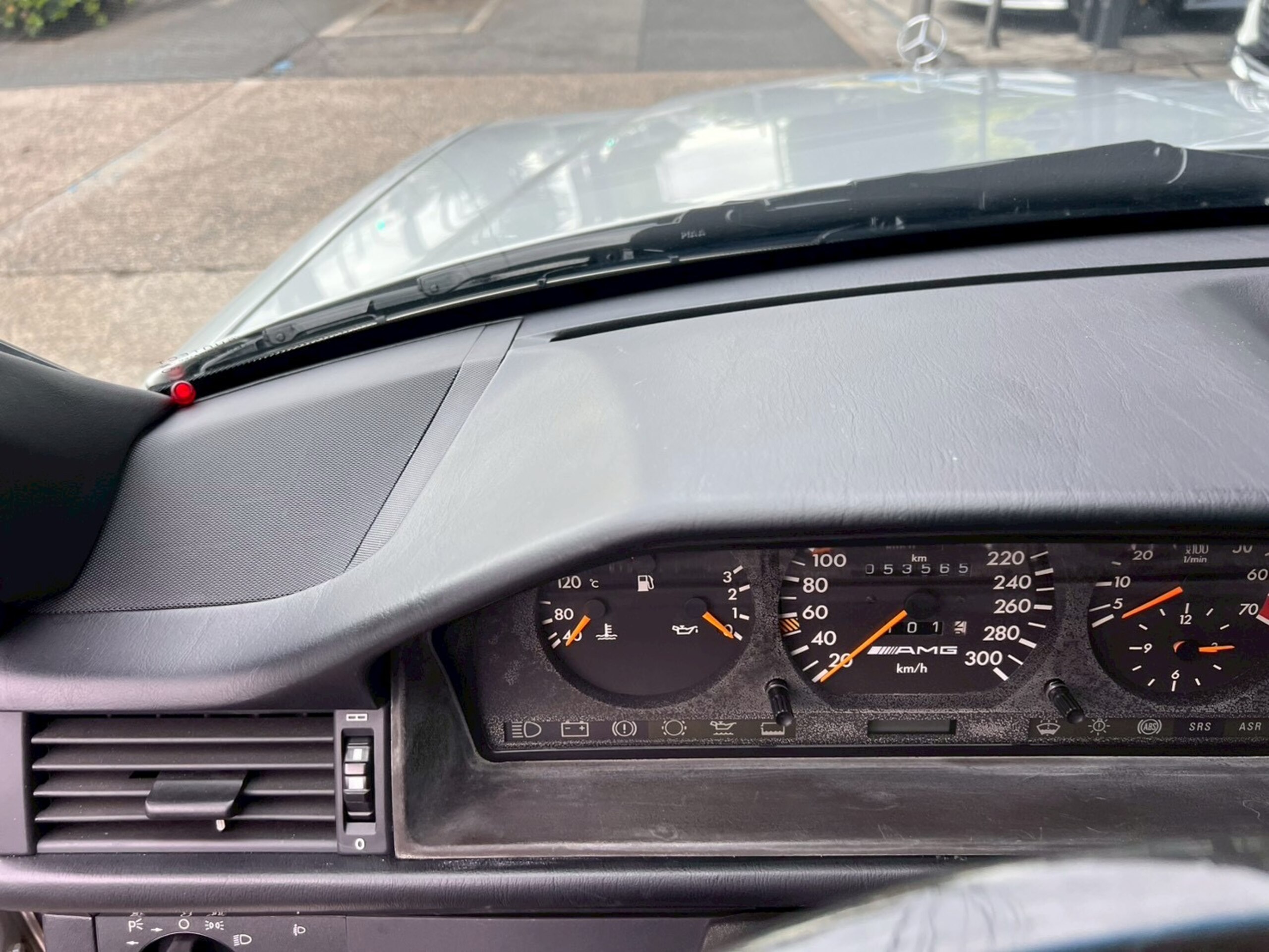 1995 Mercedes Benz E60 AMG — Photo 43 / 74