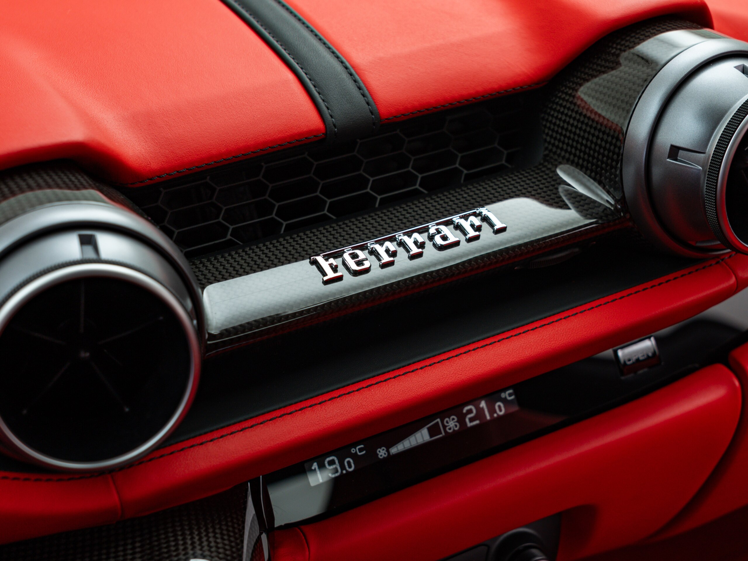 2022 Ferrari 812GTS — Photo 28 / 51