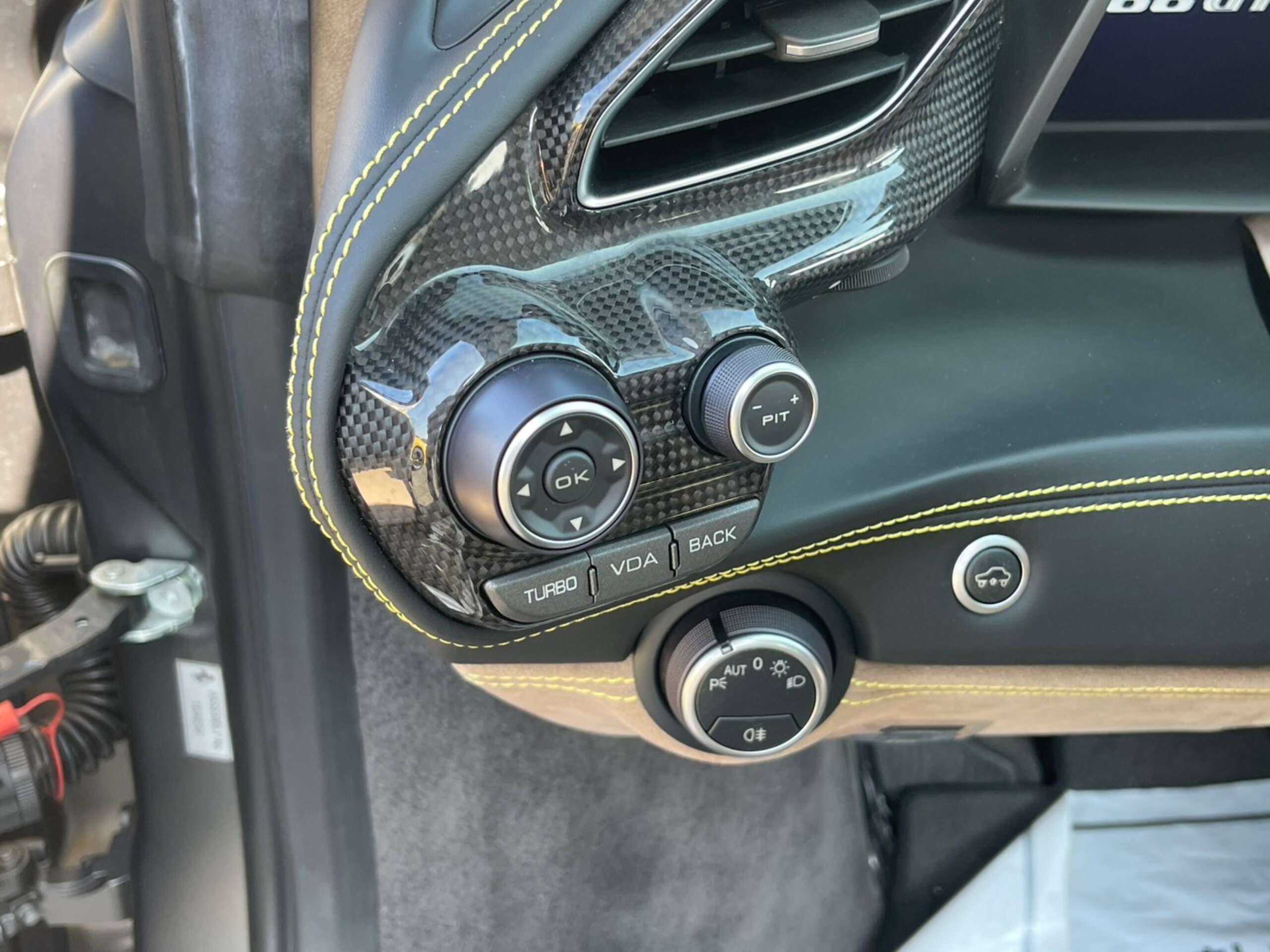 2018 Ferrari 488GTB — Photo 6 / 13