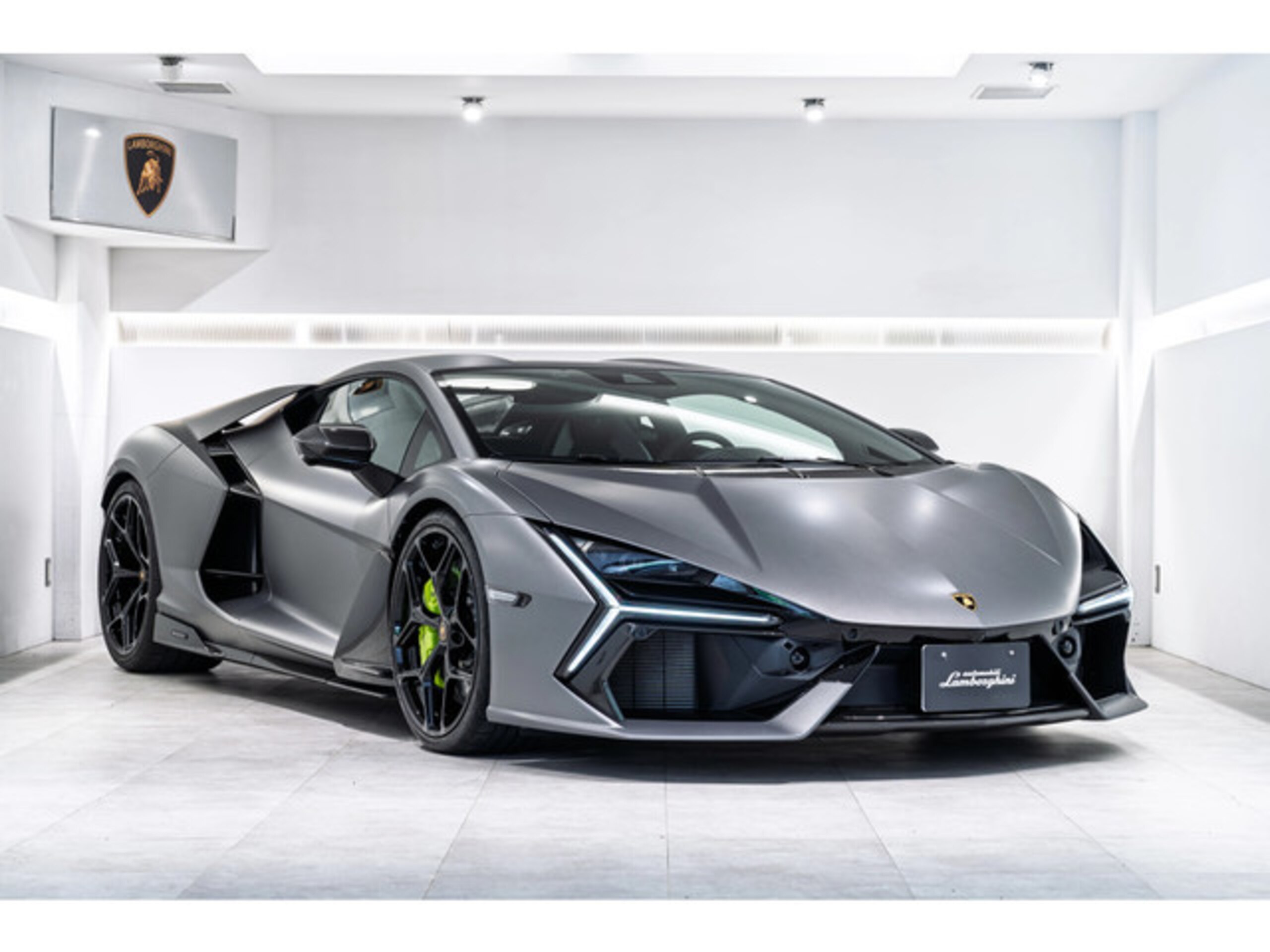 2024 Lamborghini Revuelto — Photo 9 / 31