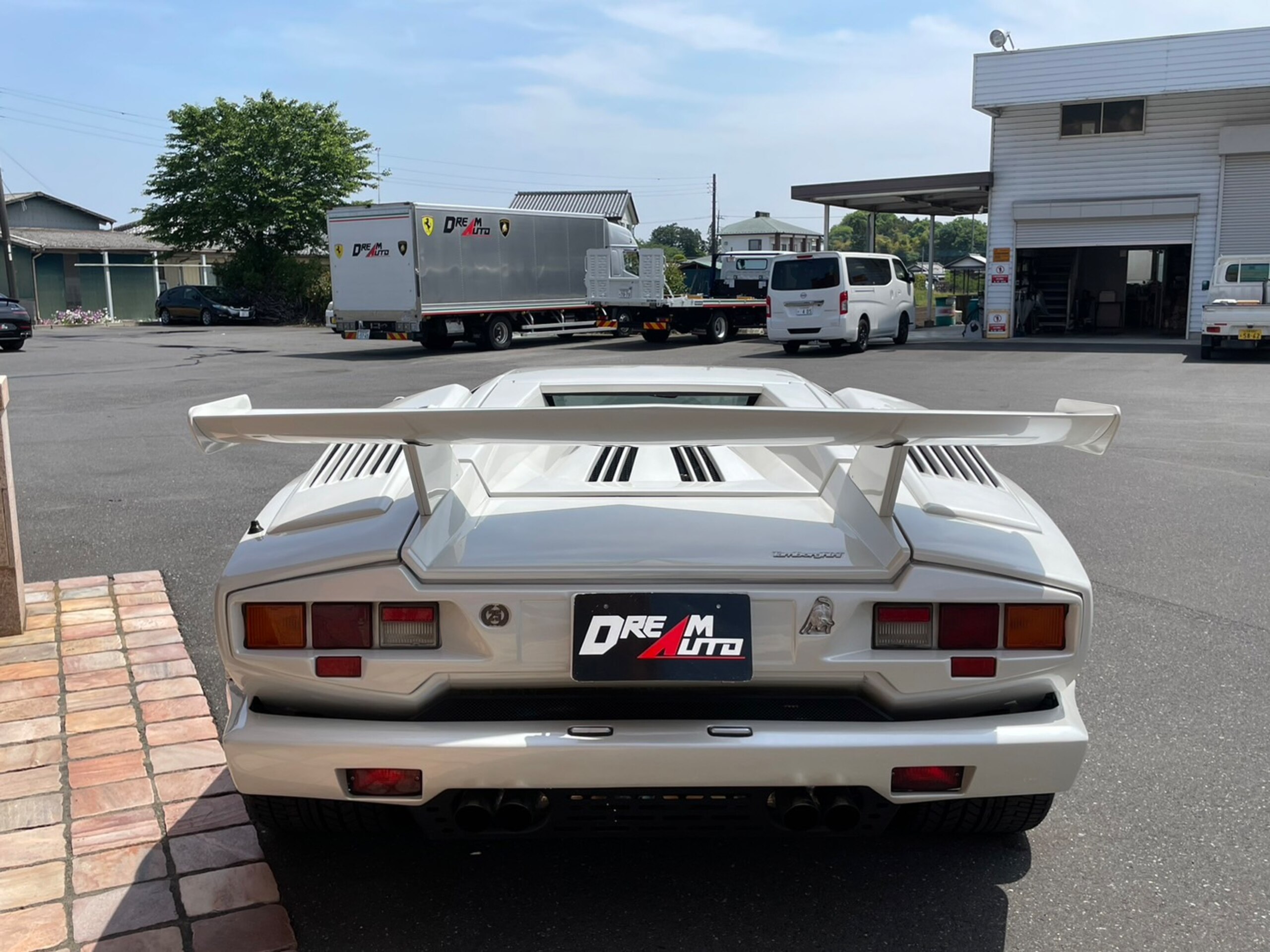 1989 Lamborghini Countach Anniversary Edition — Photo 6 / 11