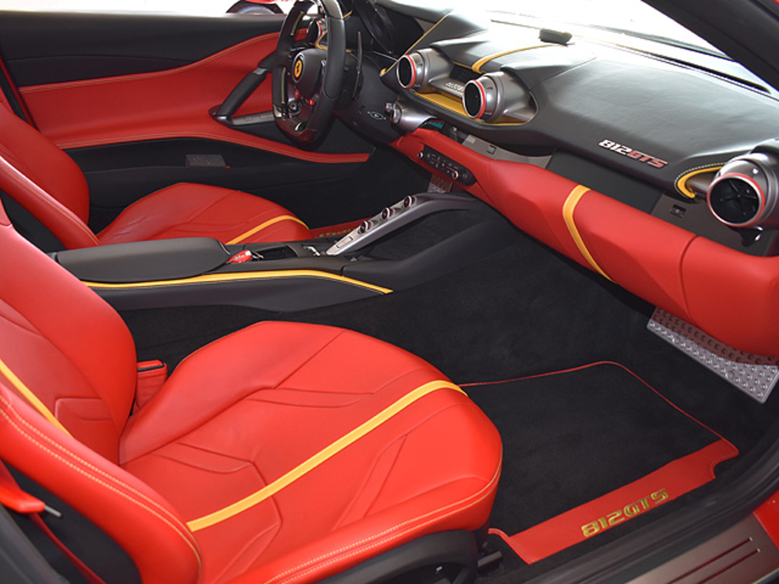 2021 Ferrari 812GTS — Photo 15 / 20