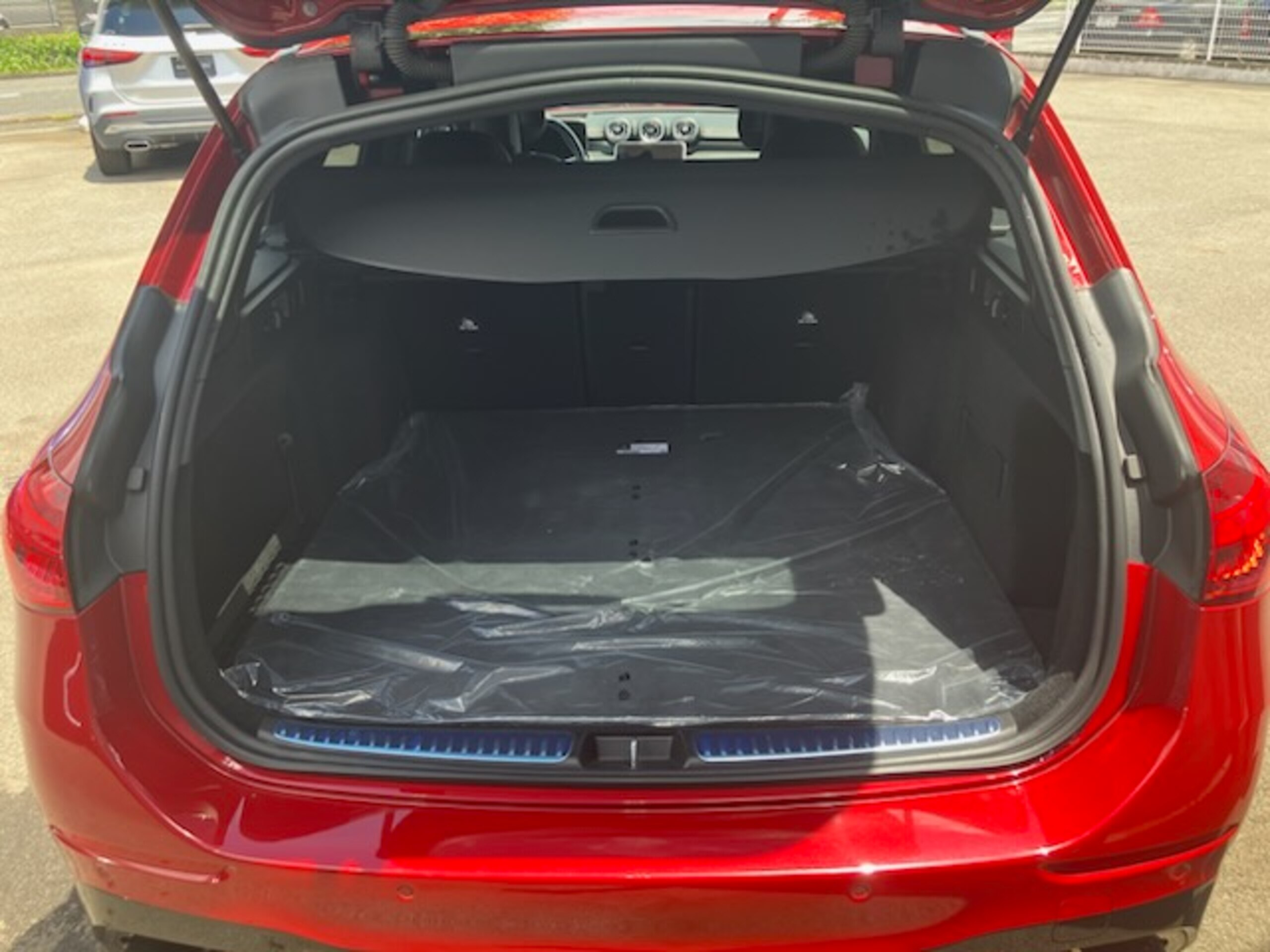 2025 Mercedes Benz C43 AMG — Photo 18 / 19