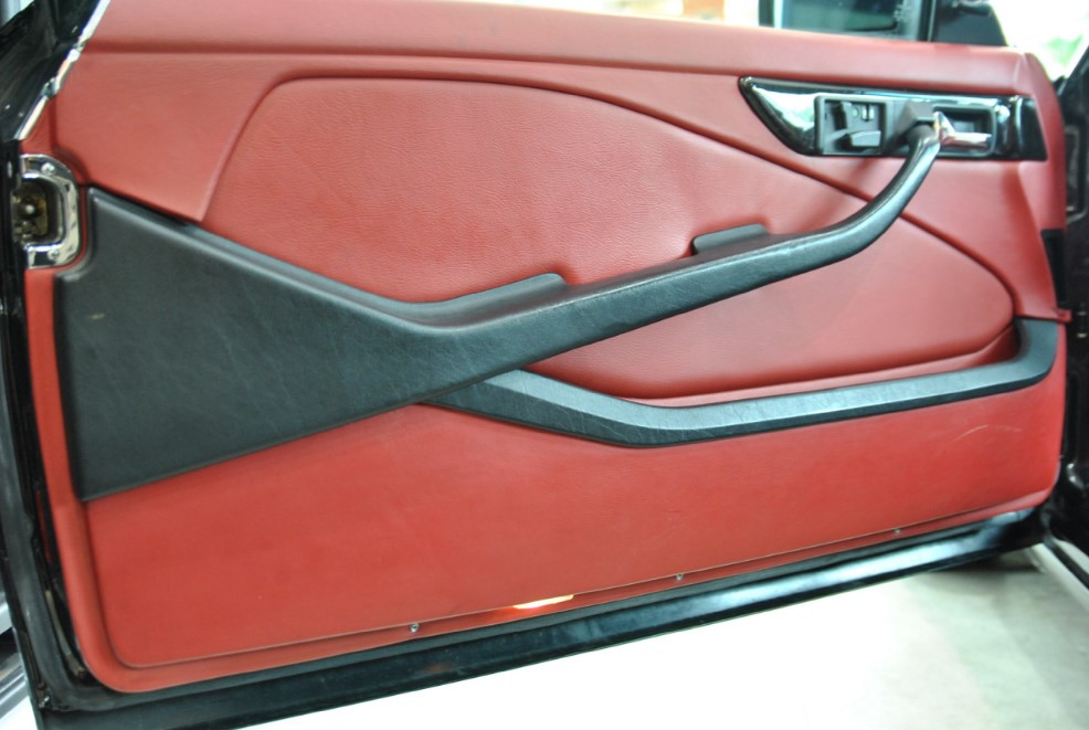 1991 Mercedes Benz 560SEC — Photo 11 / 19