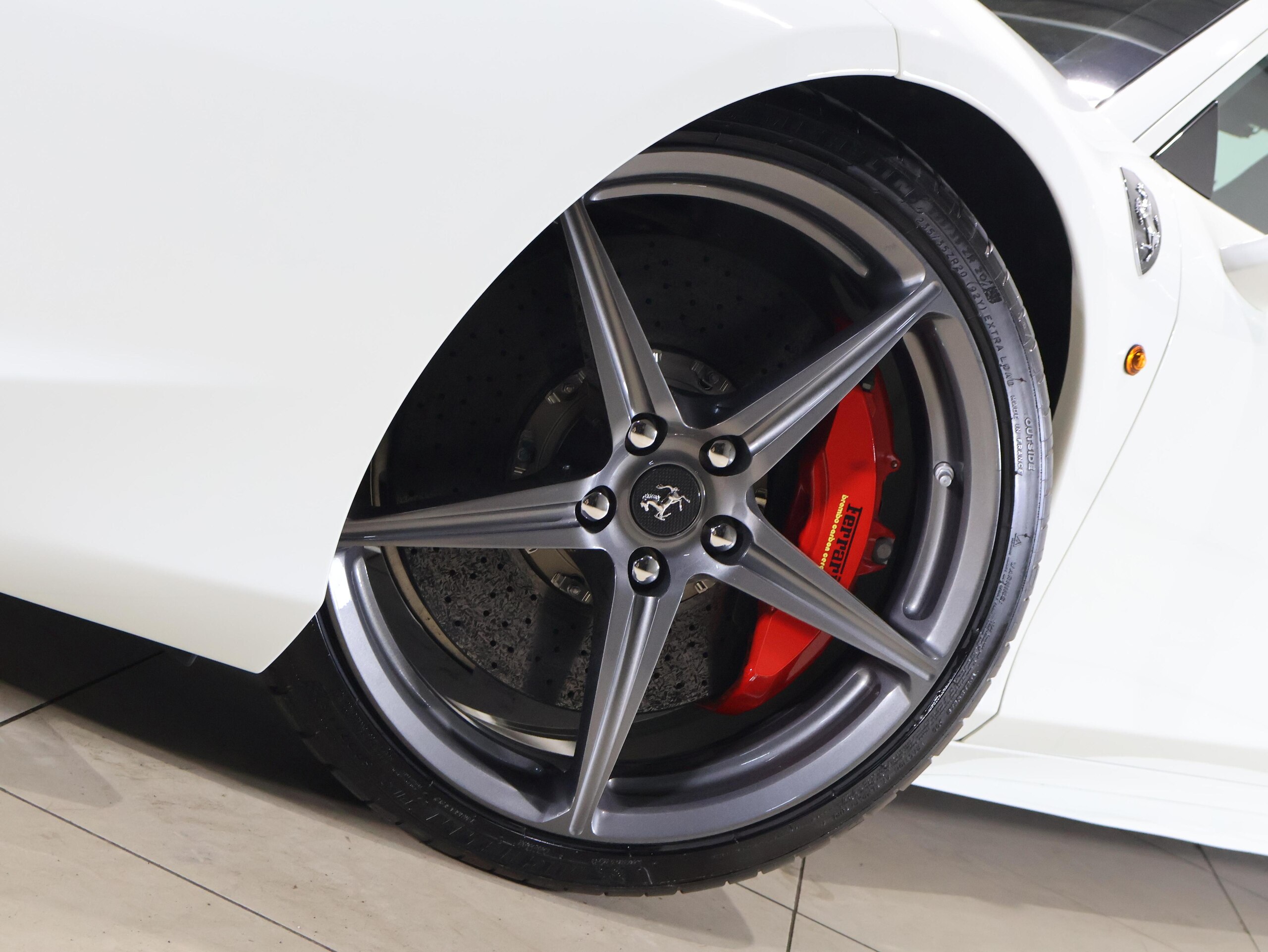 2013 Ferrari 458 Italia F1 DCT — Photo 17 / 32