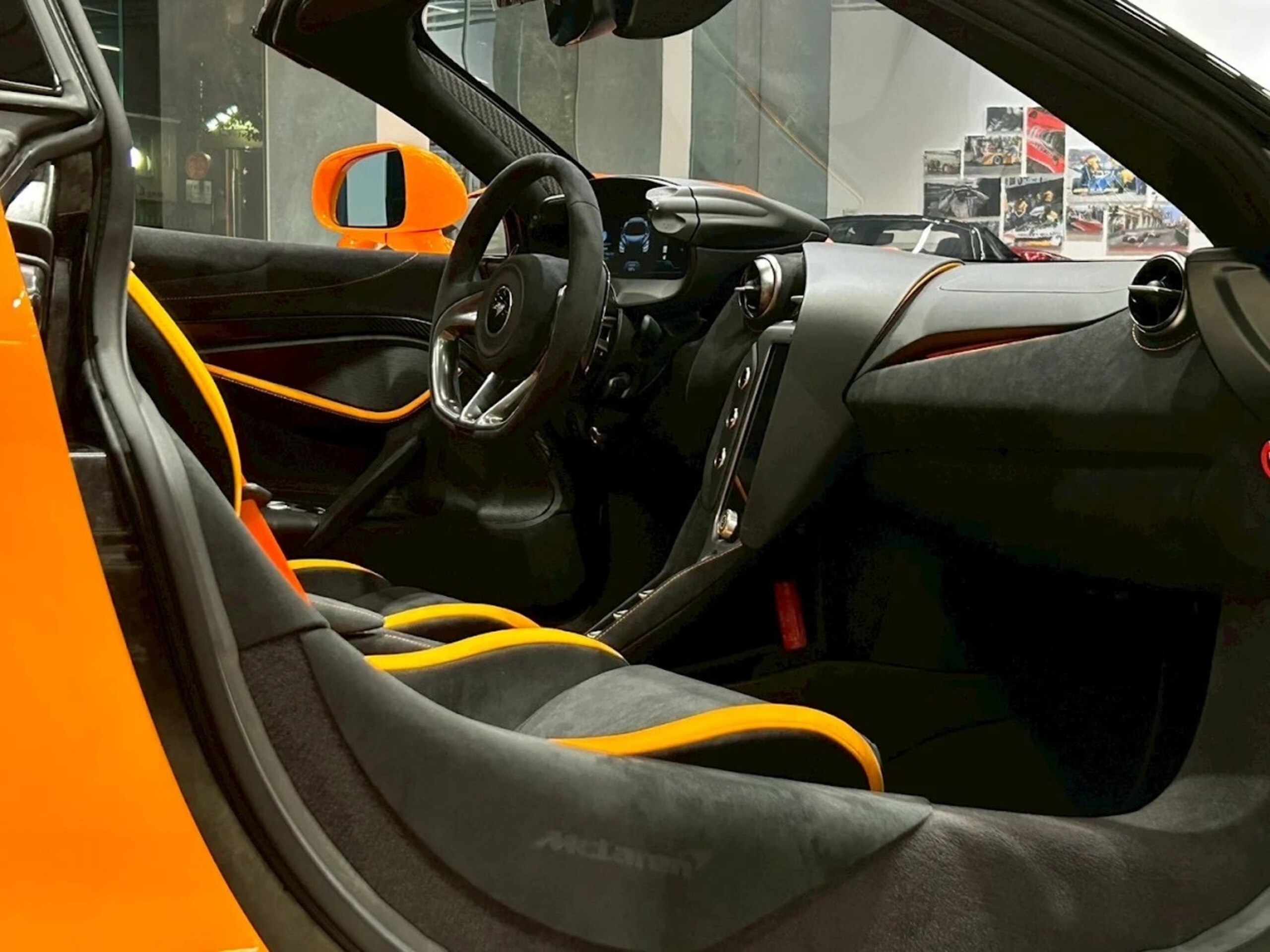 2024 McLaren 750S Spider — Photo 13 / 15