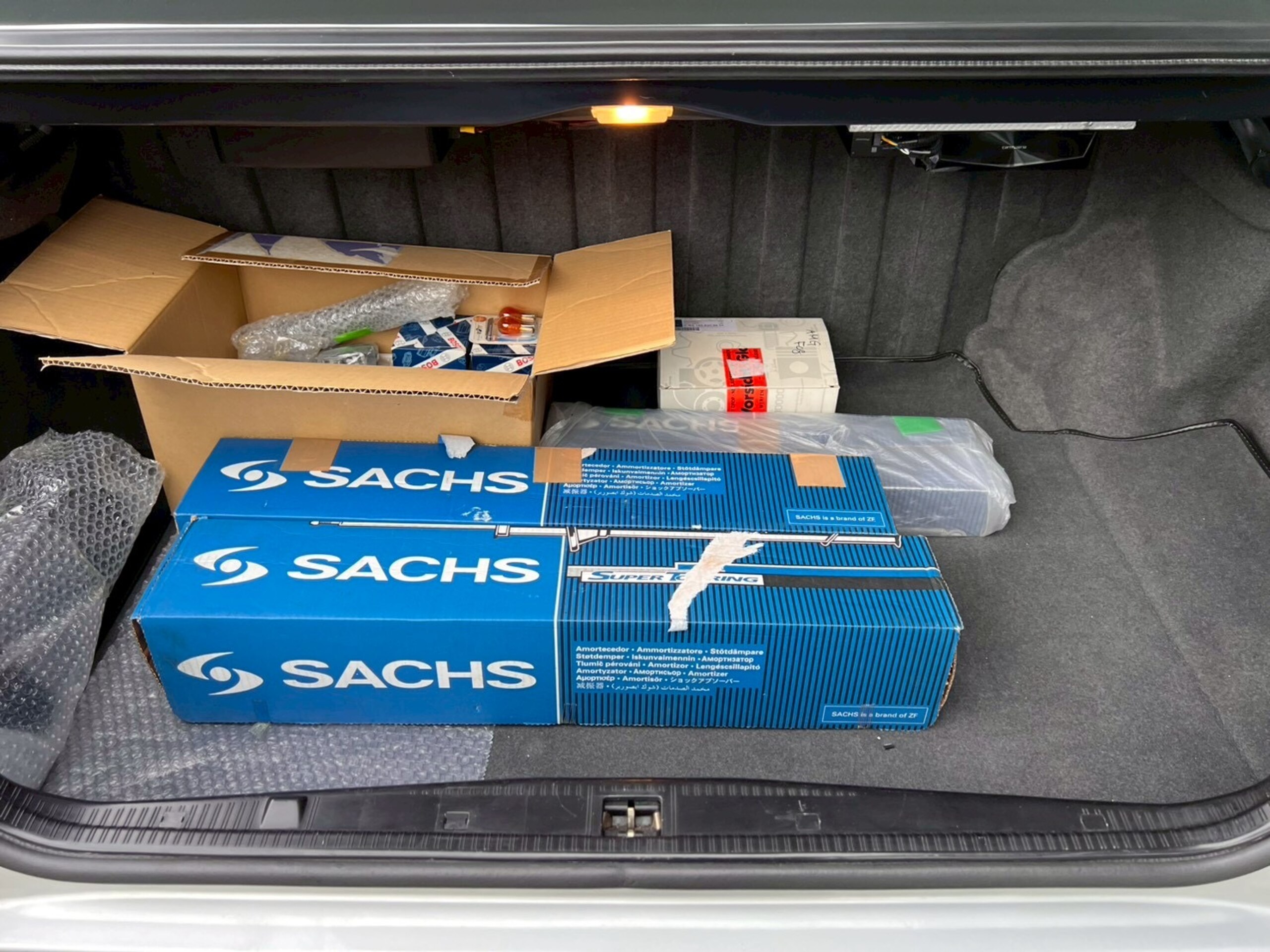 1995 Mercedes Benz E60 AMG — Photo 32 / 74