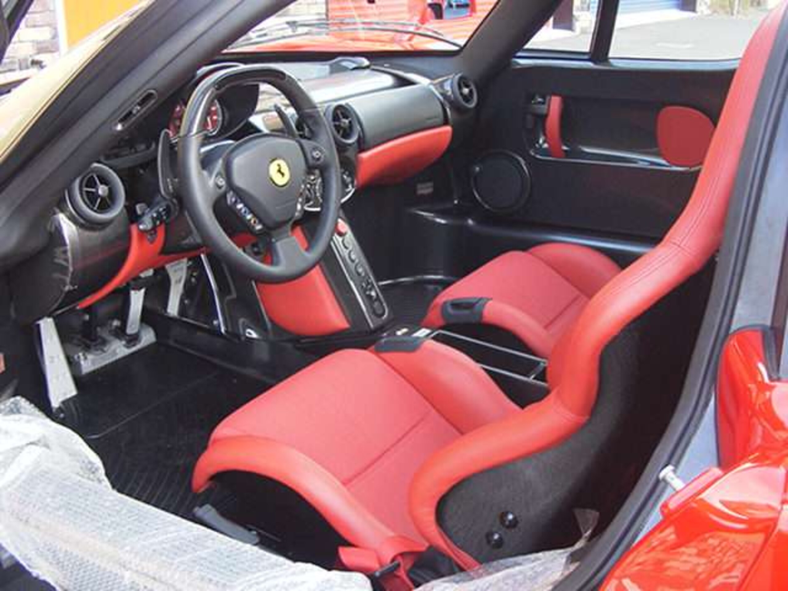 2004 Ferrari Enzo — Photo 10 / 13