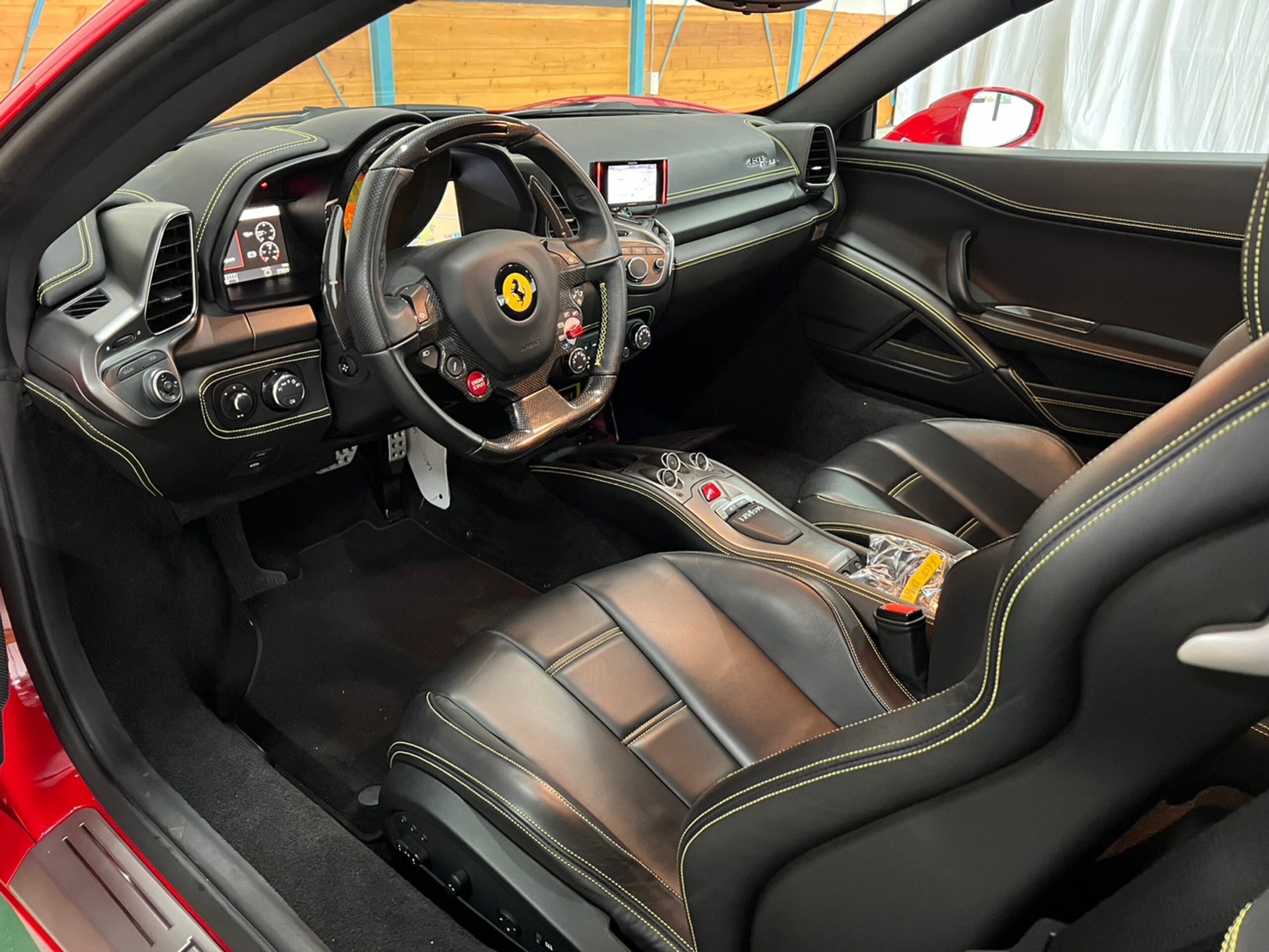 2010 Ferrari 458 Italia F1 DCT — Photo 11 / 30