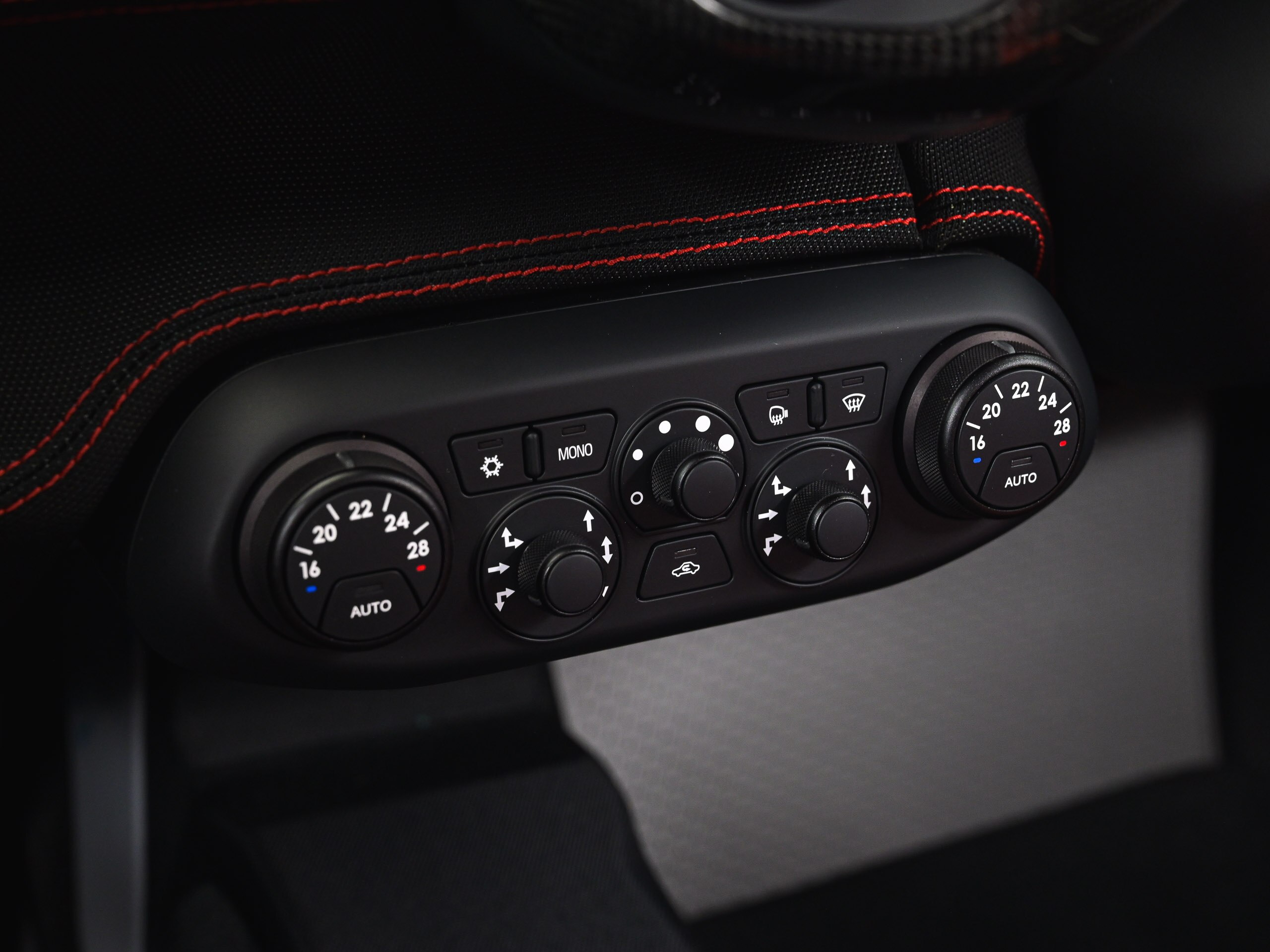 2015 Ferrari 458 Speciale — Photo 11 / 19