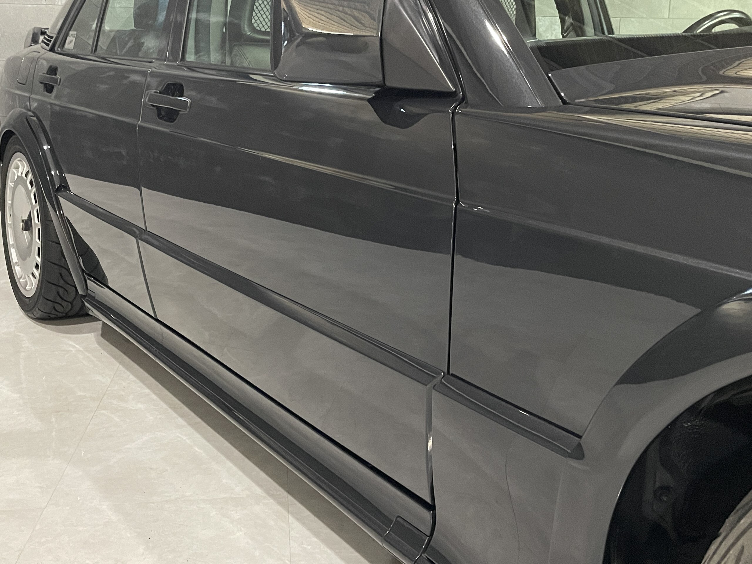 1991 Mercedes Benz 190E — Photo 11 / 36