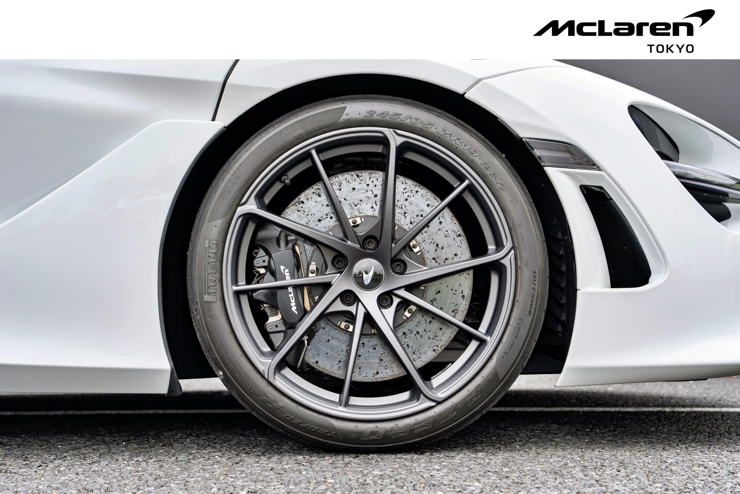 2024 McLaren 750S — Photo 43 / 44