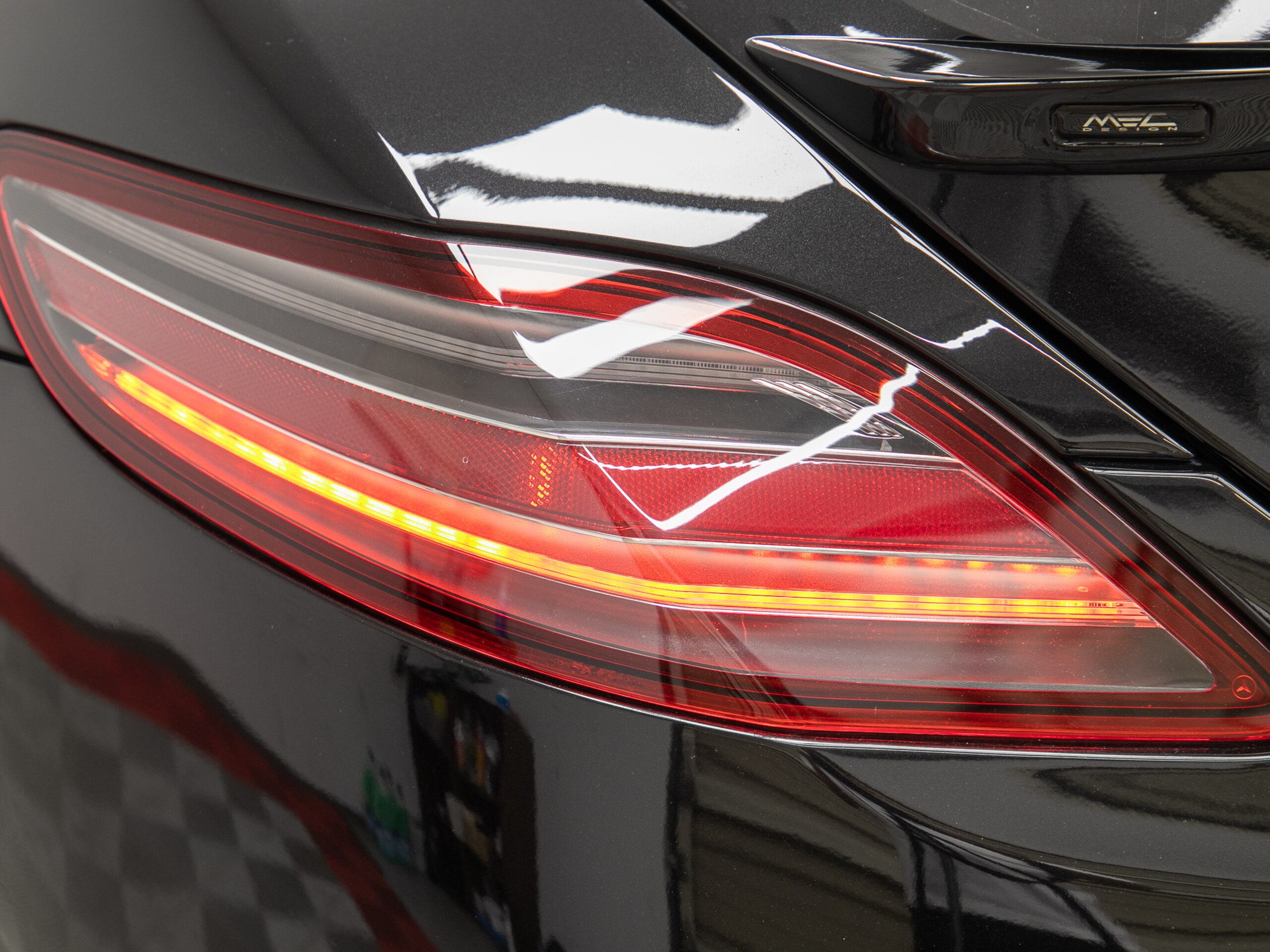 2010 Mercedes Benz SLS AMG — Photo 17 / 19