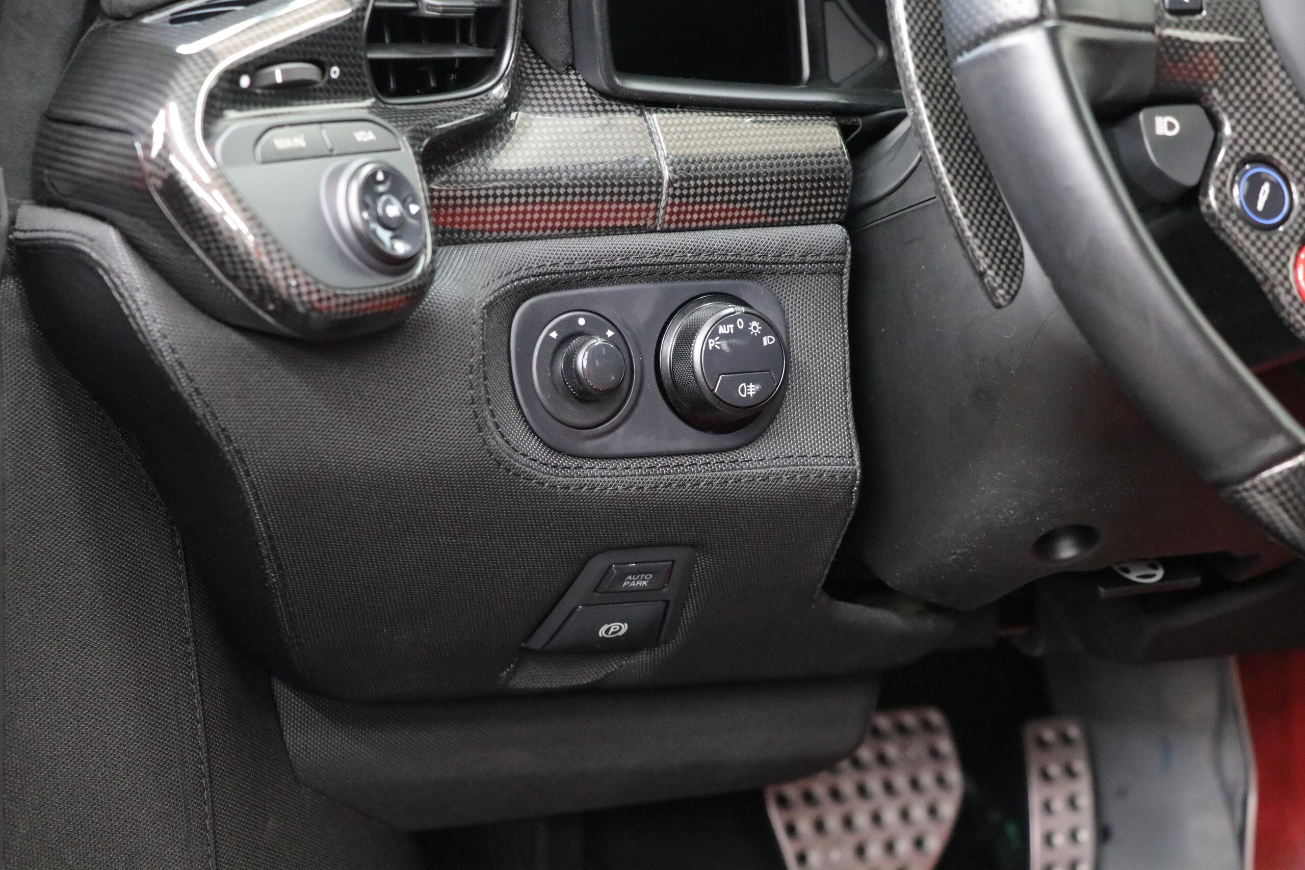 2015 Ferrari 458 Speciale — Photo 8 / 19