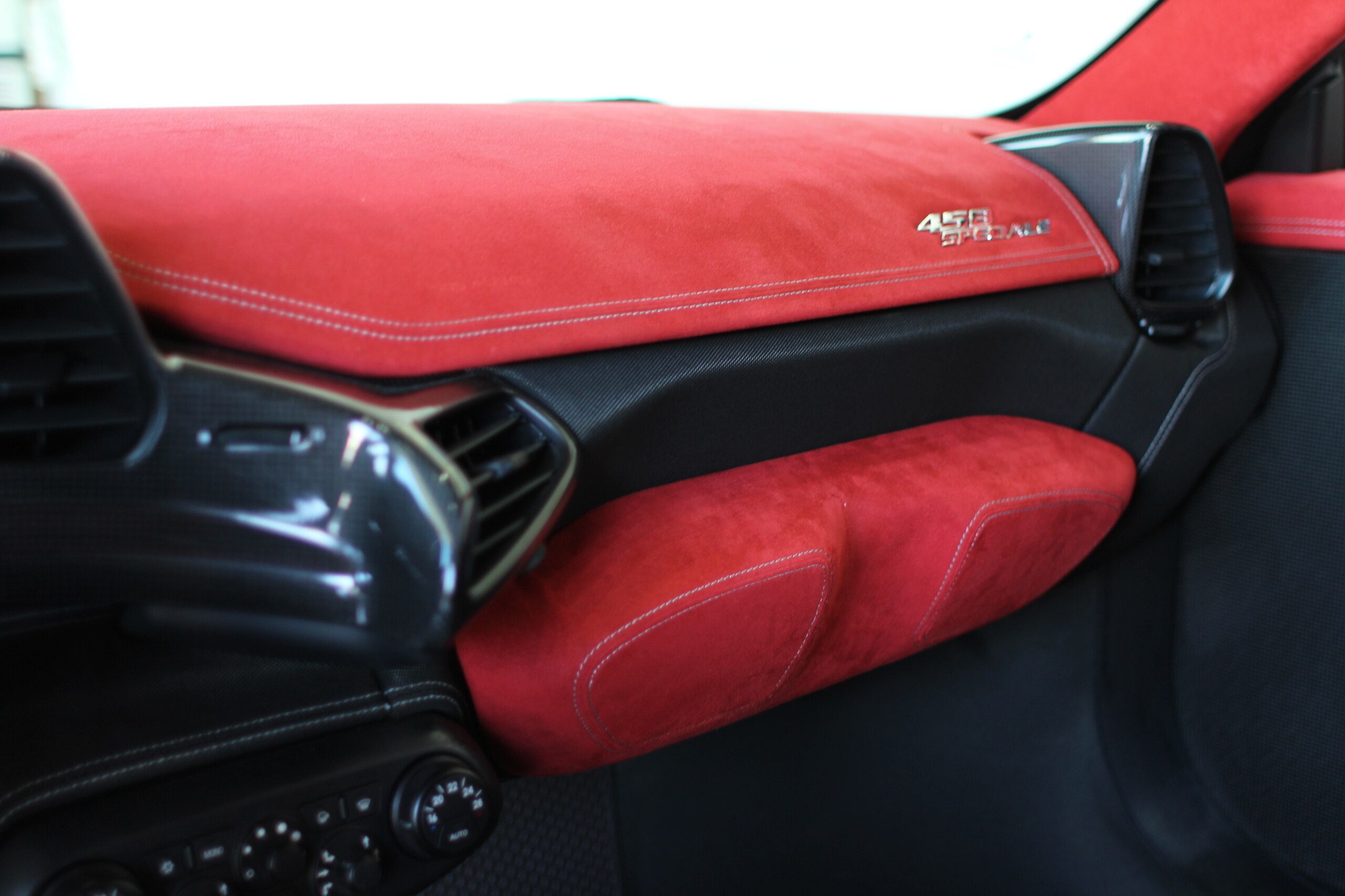 2014 Ferrari 458 Speciale — Photo 12 / 25