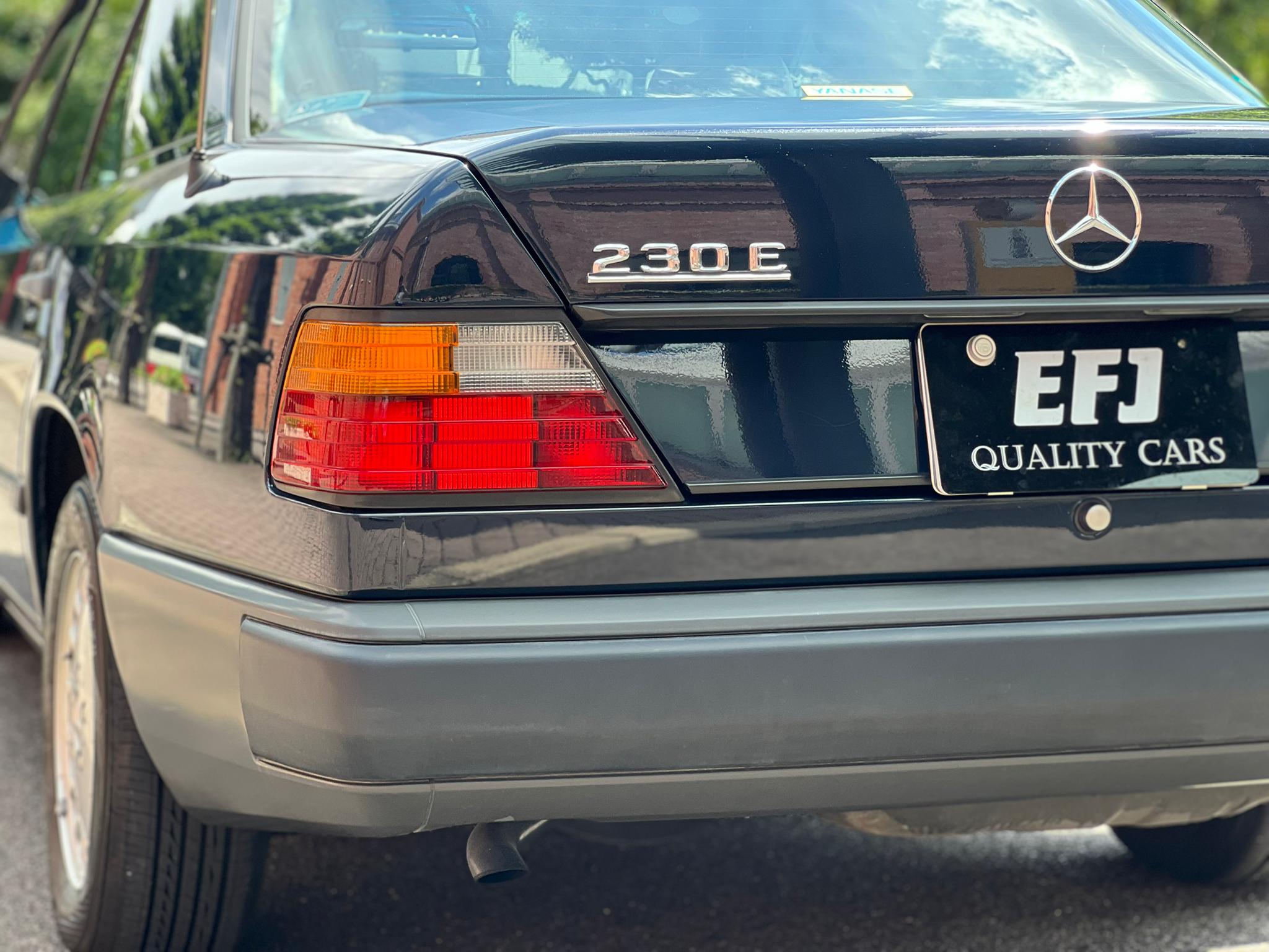 1988 Mercedes Benz 230E — Photo 8 / 29