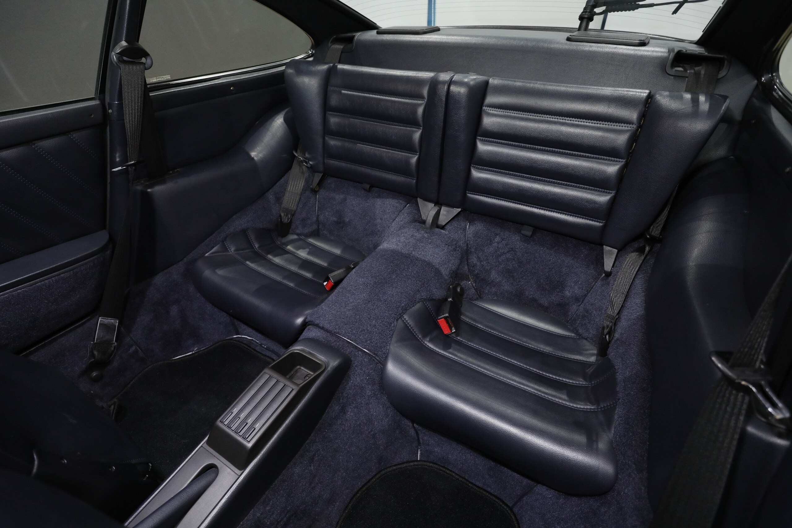 1992 Porsche 911 Carrera 2 — Photo 14 / 21