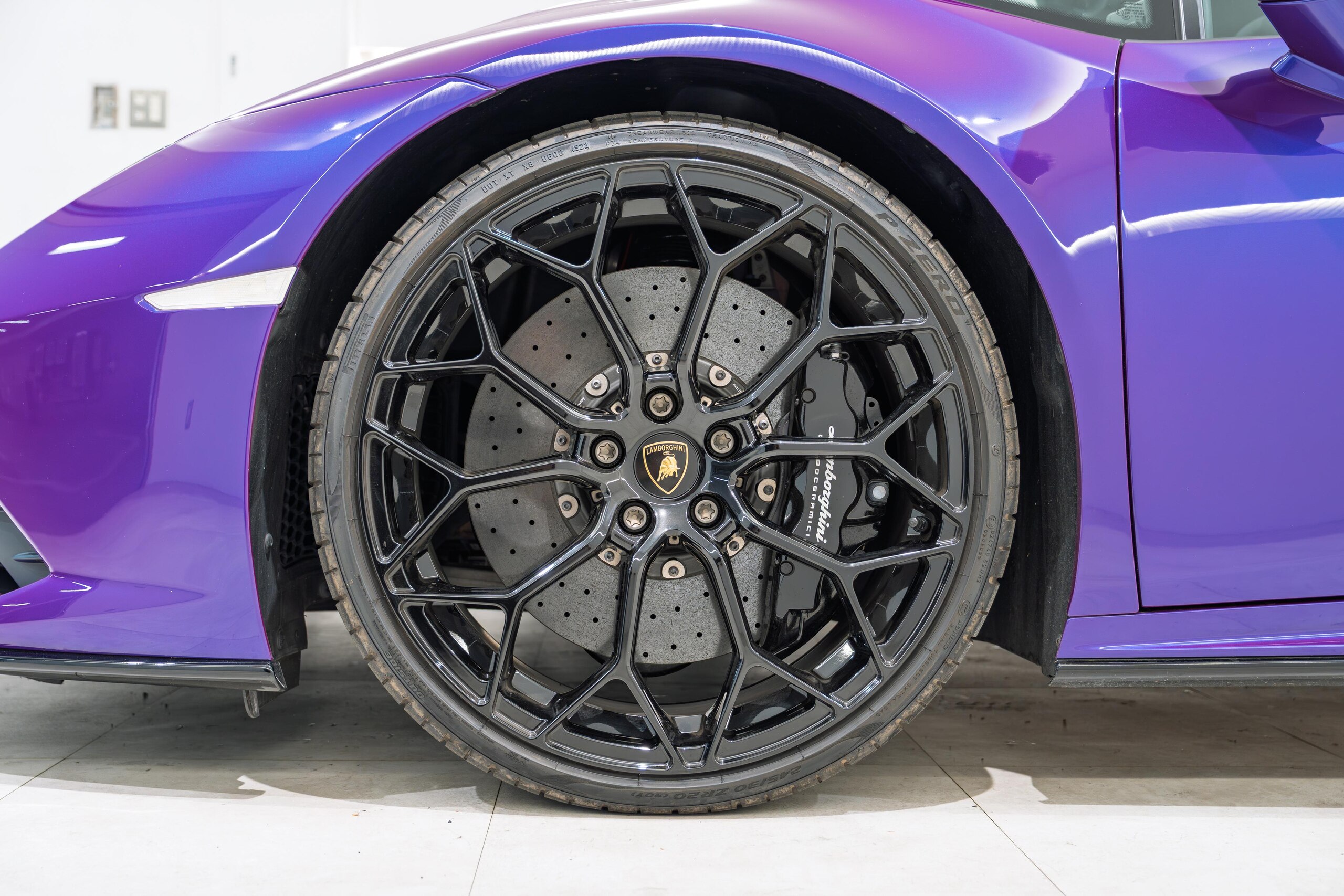 2021 Lamborghini Huracán EVO Spyder — Photo 22 / 33