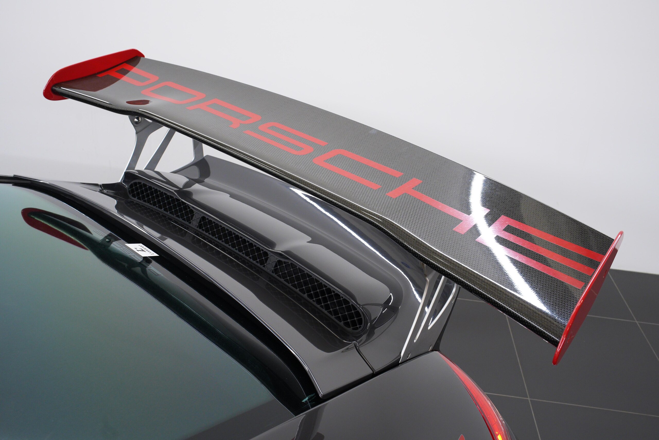2011 Porsche 911 GT3 RS — Photo 28 / 43