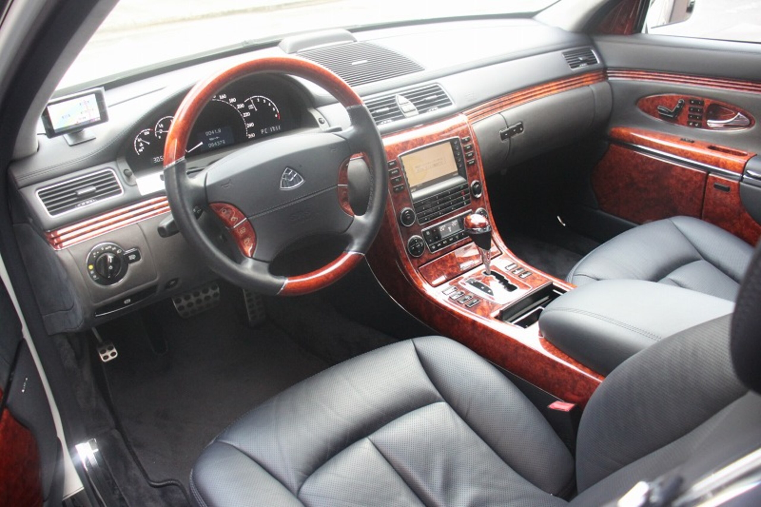 2005 Mercedes Benz Maybach 57 — Photo 11 / 33