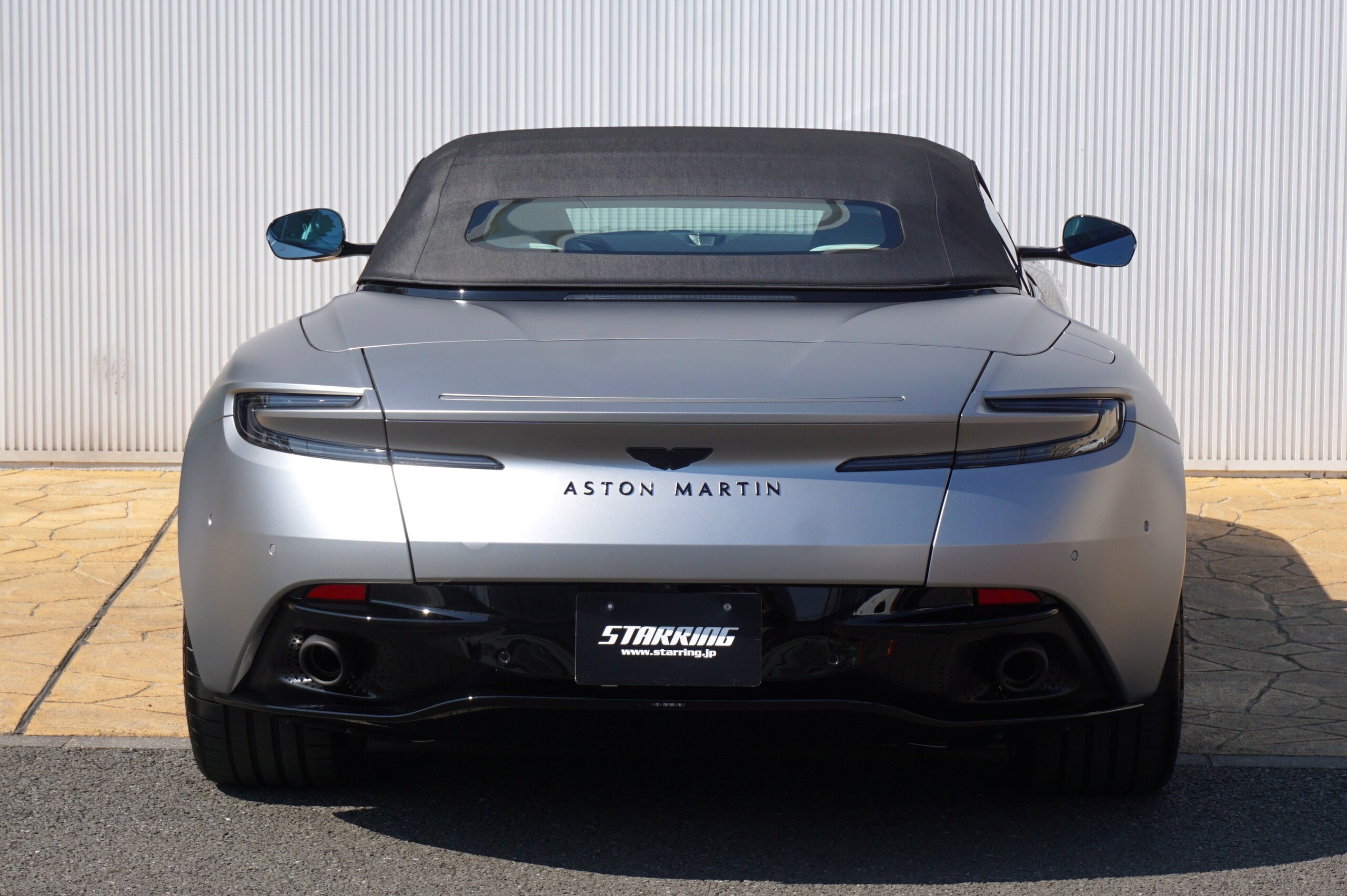 2024 Aston Martin DB12 Volante — Photo 12 / 45
