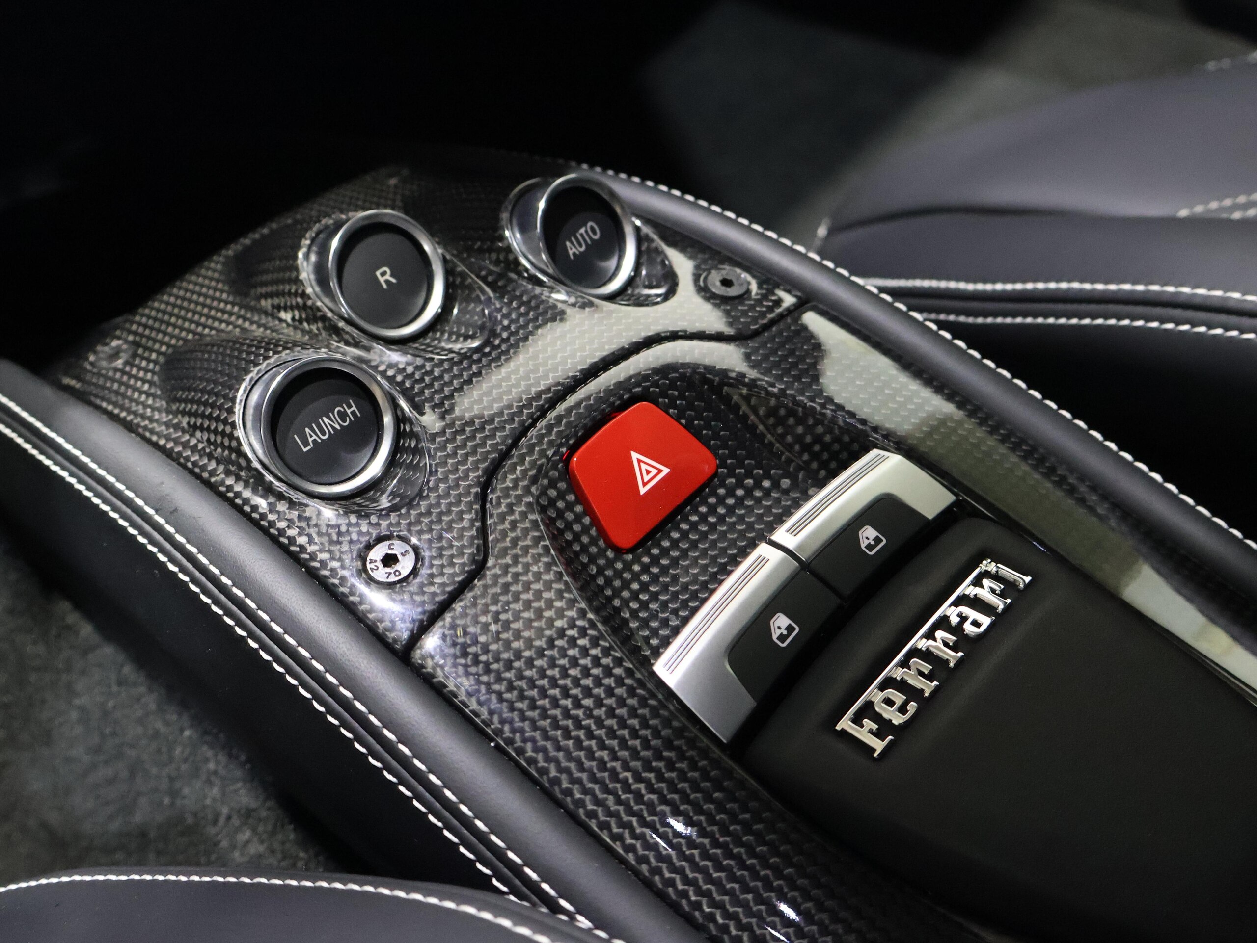 2013 Ferrari 458 Italia F1 DCT — Photo 8 / 32